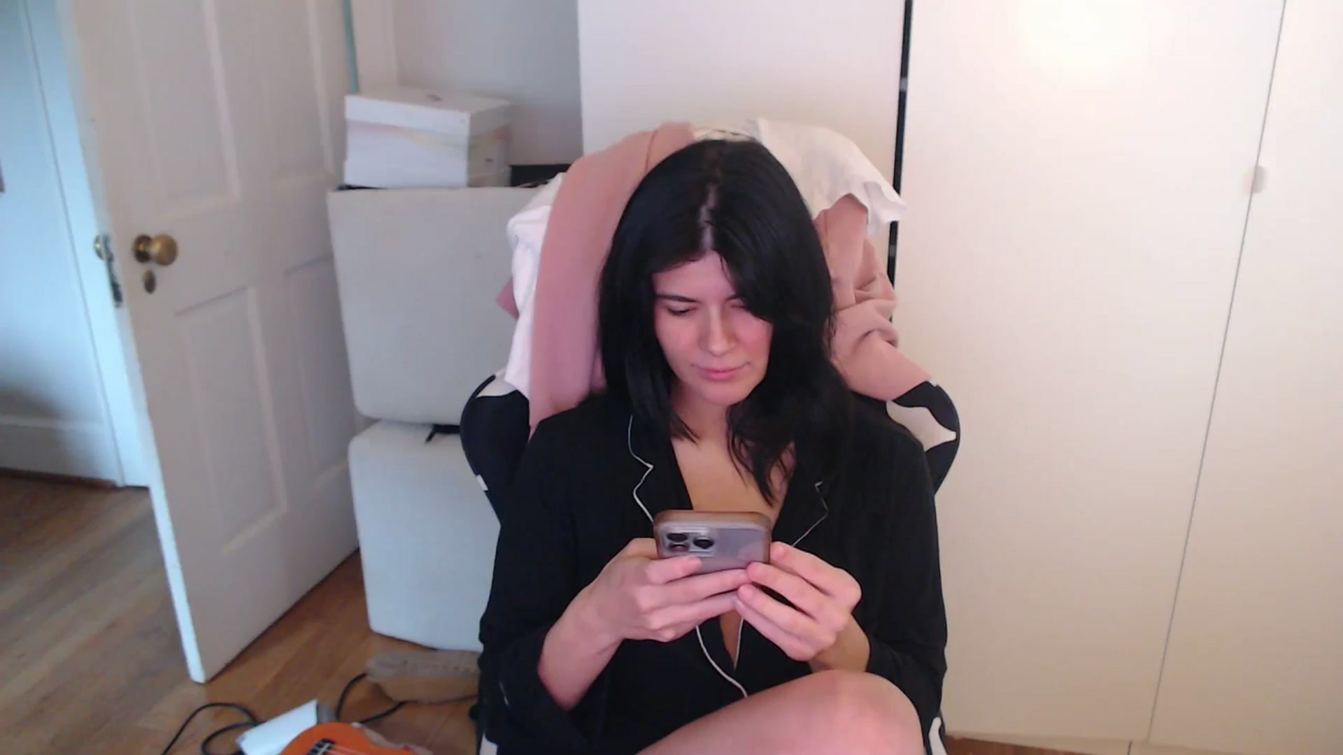 Gallery image thumbnail from Mageret's myfreecams stream on, 07/19/2025, 19:59 image 12 of 20