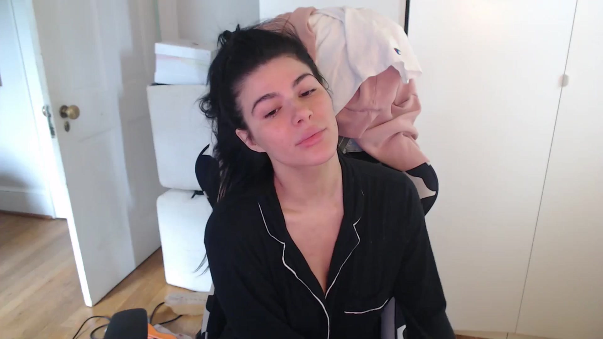 Gallery image thumbnail from Mageret's myfreecams stream on, 07/19/2025, 19:59 image 17 of 20