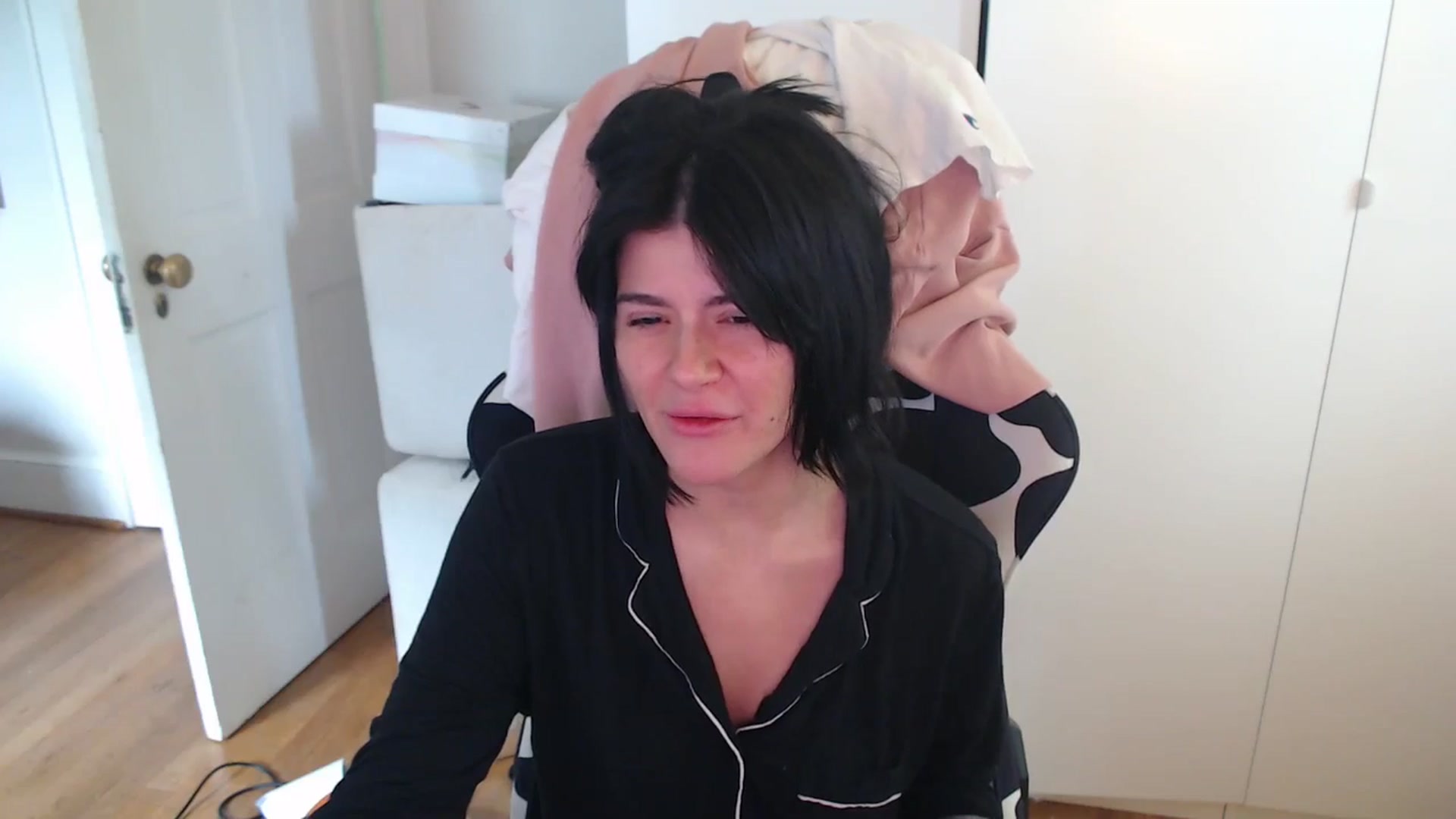 Gallery image thumbnail from Mageret's myfreecams stream on, 07/19/2025, 19:59 image 16 of 20