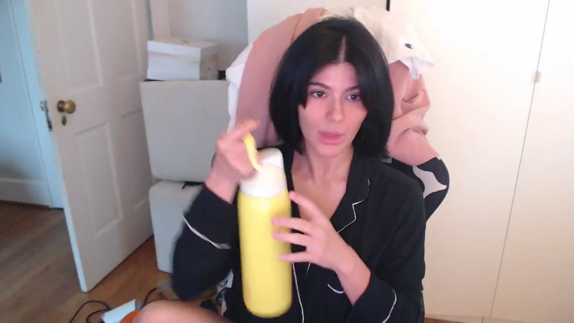 Gallery image thumbnail from Mageret's myfreecams stream on, 07/19/2025, 19:59 image 9 of 20