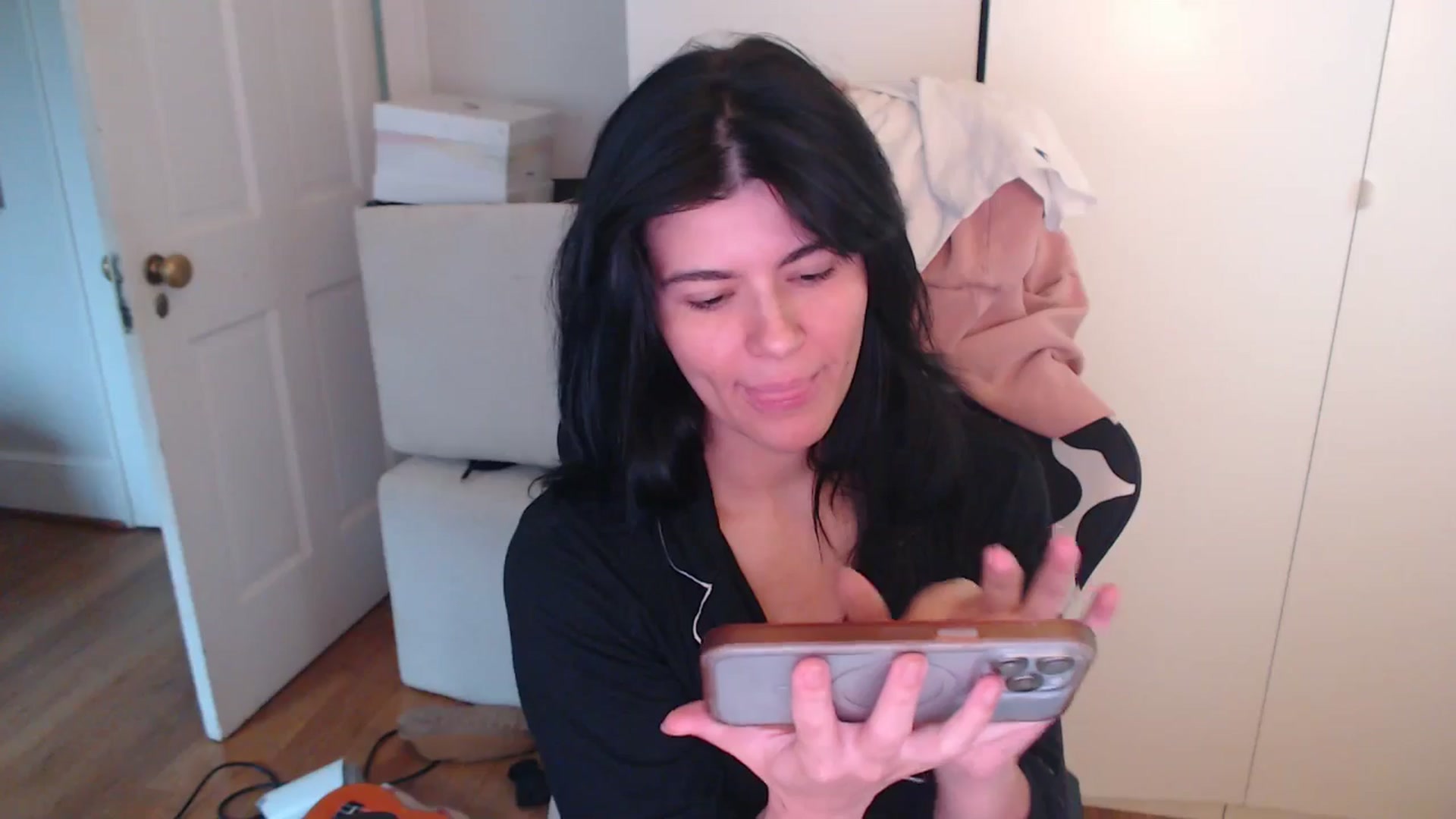 Gallery image thumbnail from Mageret's myfreecams stream on, 07/19/2025, 19:59 image 11 of 20