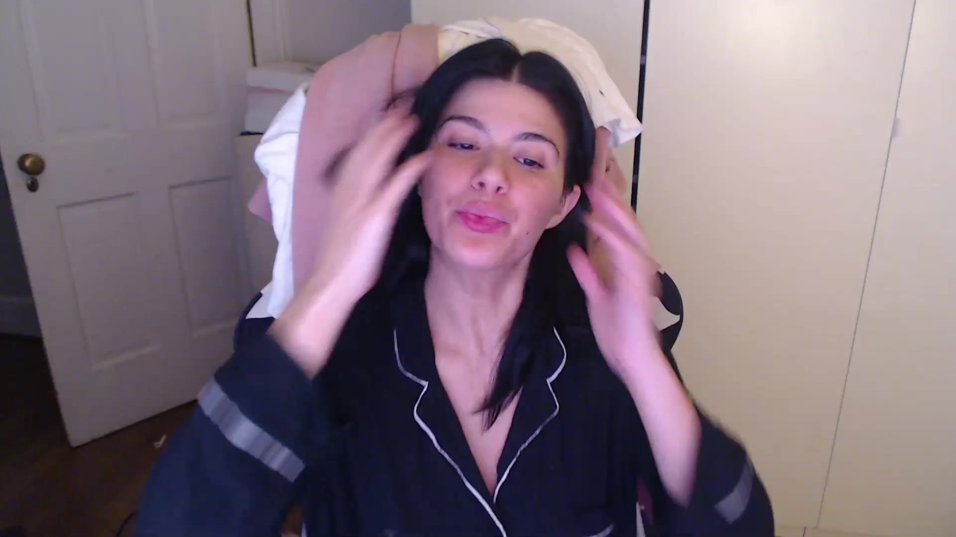 Gallery image thumbnail from Mageret's myfreecams stream on, 07/20/2025, 02:31 image 1 of 20