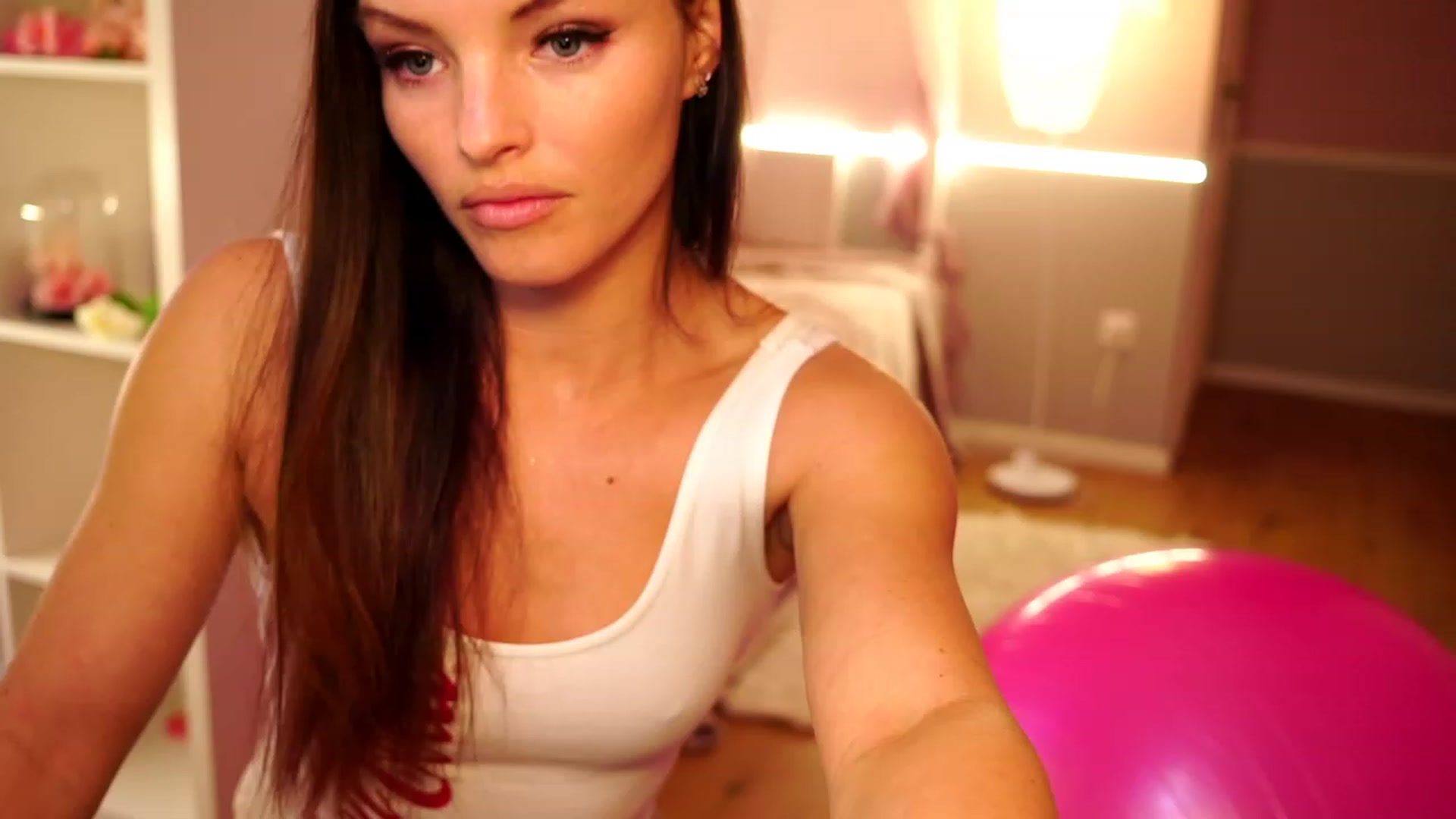 Gallery image thumbnail from Maggiecake's myfreecams stream on, 03/18/2023, 14:11 image 5 of 20