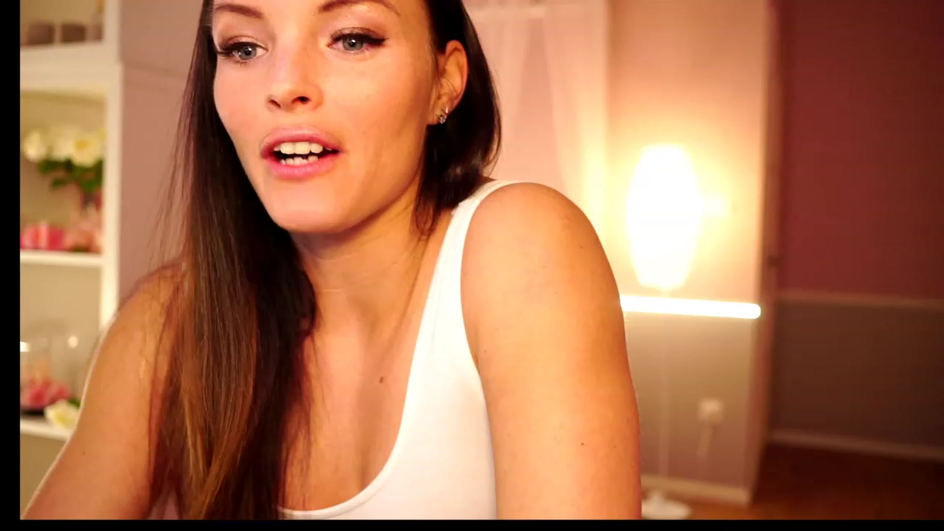 Gallery image thumbnail from Maggiecake's myfreecams stream on, 03/18/2023, 14:11 image 4 of 20
