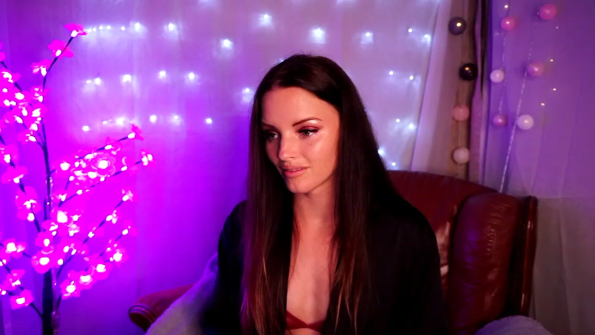 Gallery image thumbnail from Maggiecake's myfreecams stream on, 06/11/2023, 21:13 image 6 of 20
