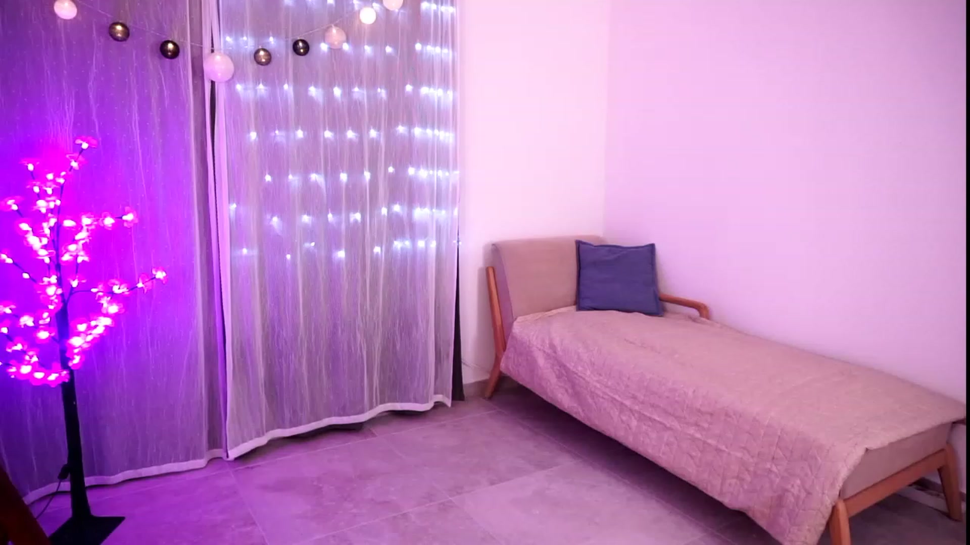 Gallery image thumbnail from Maggiecake's myfreecams stream on, 07/16/2023, 22:52 image 1 of 20