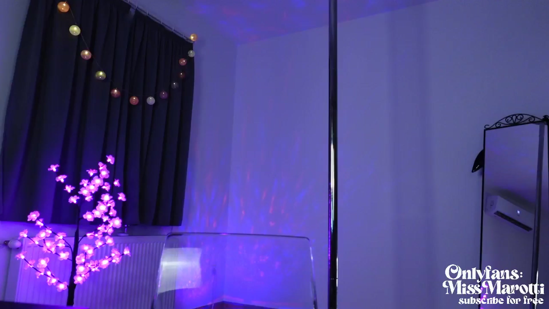 Gallery image thumbnail from Maggiecake's myfreecams stream on, 08/18/2024, 18:17 image 9 of 20