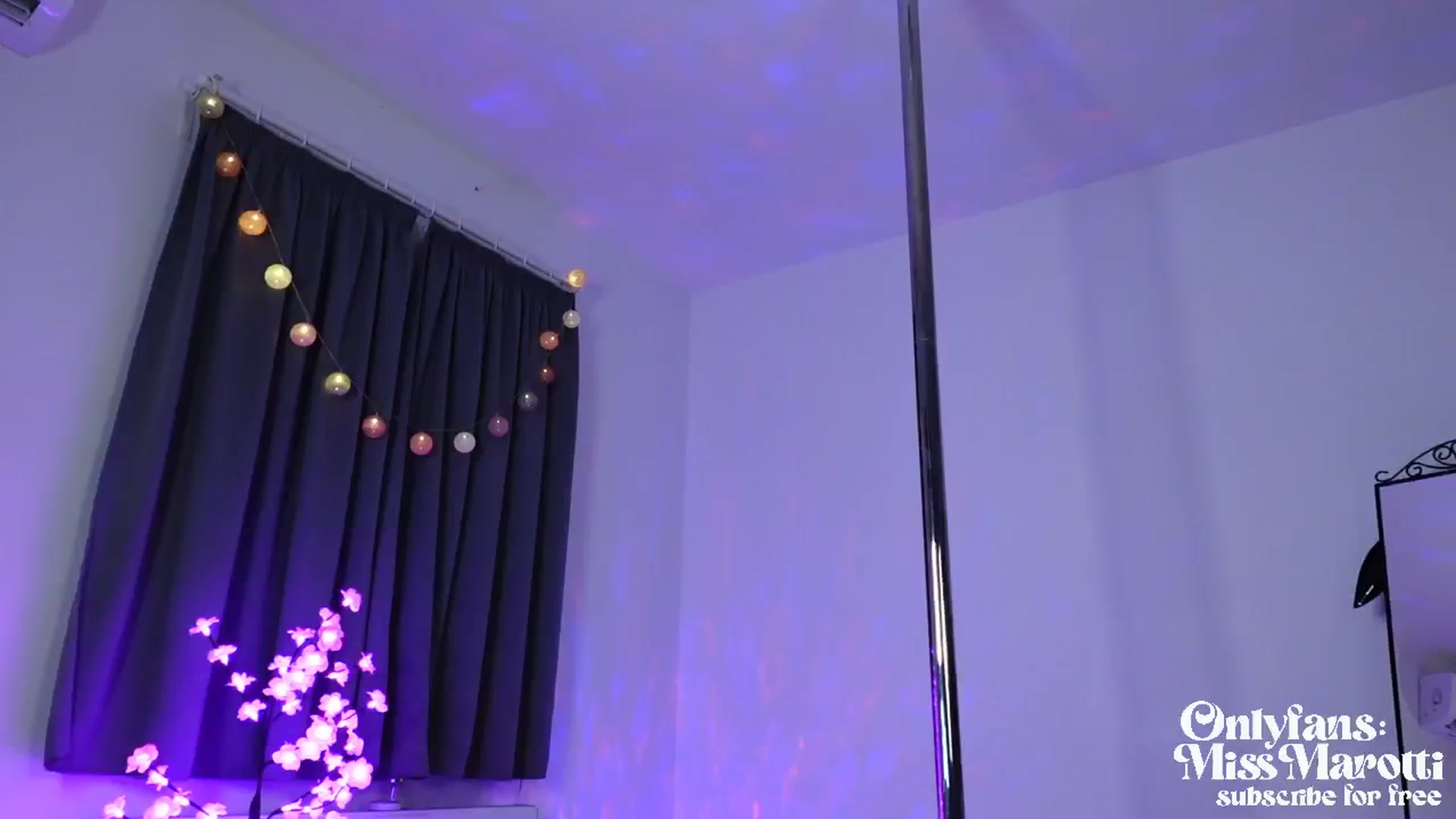Gallery image thumbnail from Maggiecake's myfreecams stream on, 08/18/2024, 23:44 image 8 of 20