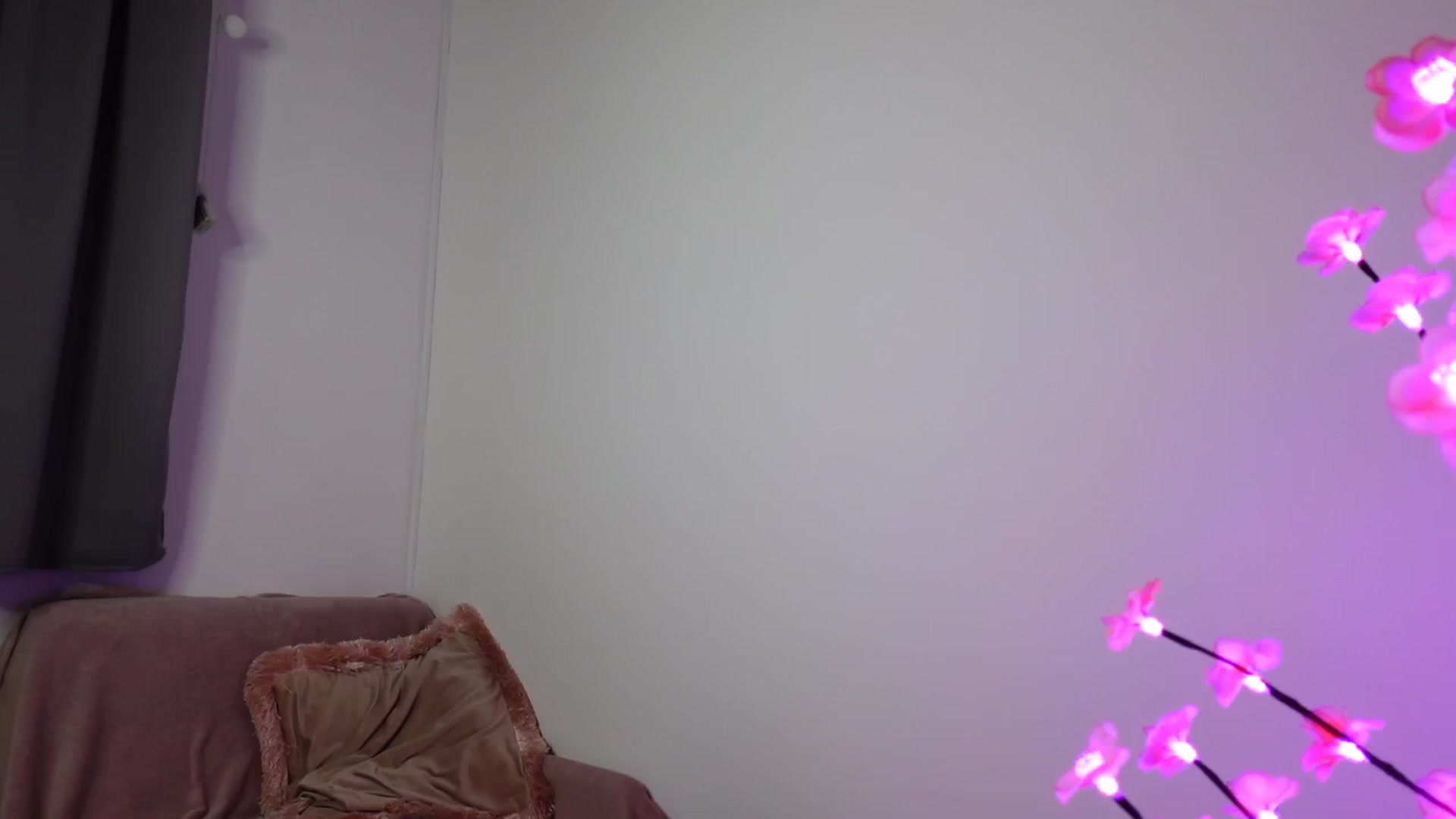 Gallery image thumbnail from Maggiecake's myfreecams stream on, 08/25/2024, 18:18 image 14 of 20