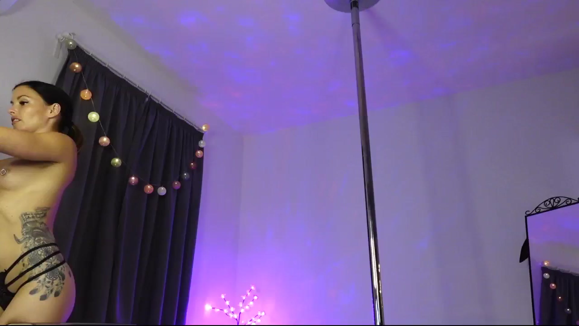 Gallery image thumbnail from Maggiecake's myfreecams stream on, 10/27/2024, 18:33 image 13 of 20