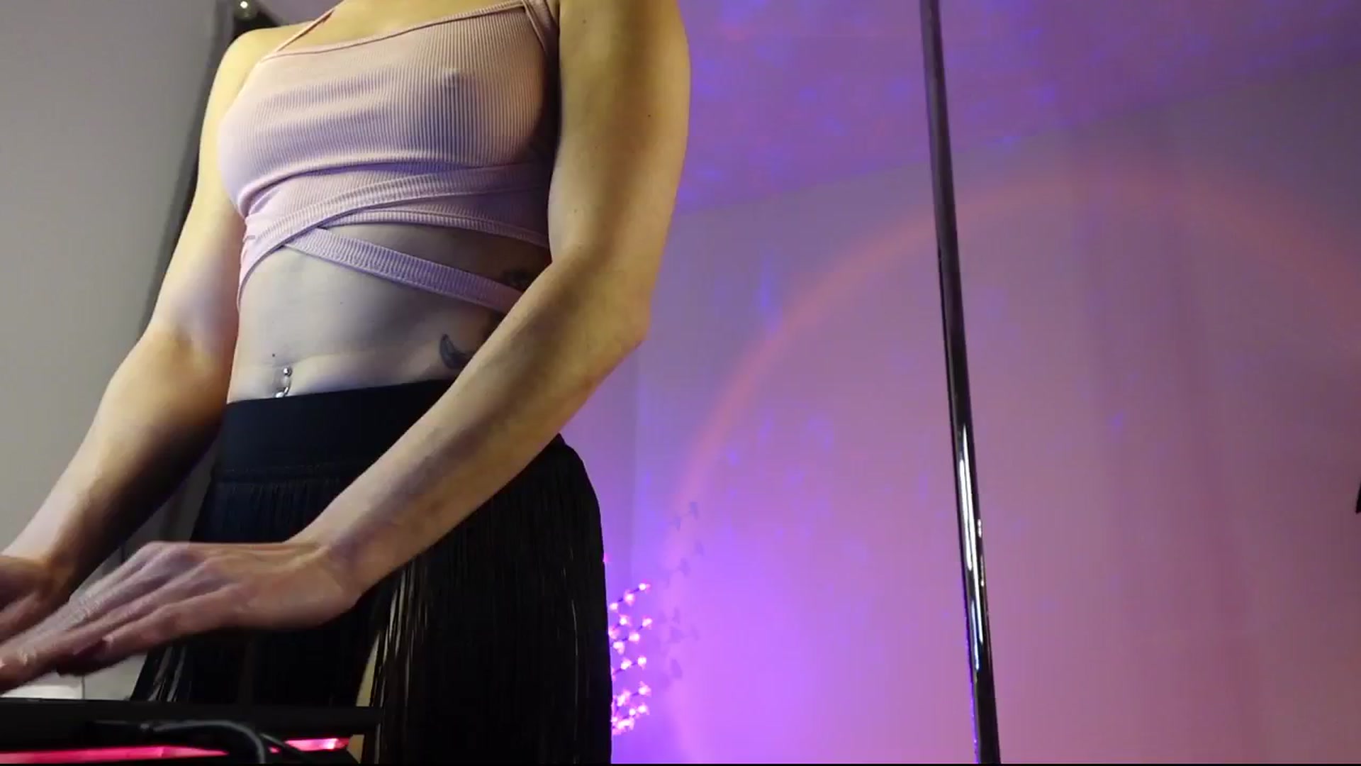 Gallery image thumbnail from Maggiecake's myfreecams stream on, 11/22/2024, 20:33 image 4 of 20