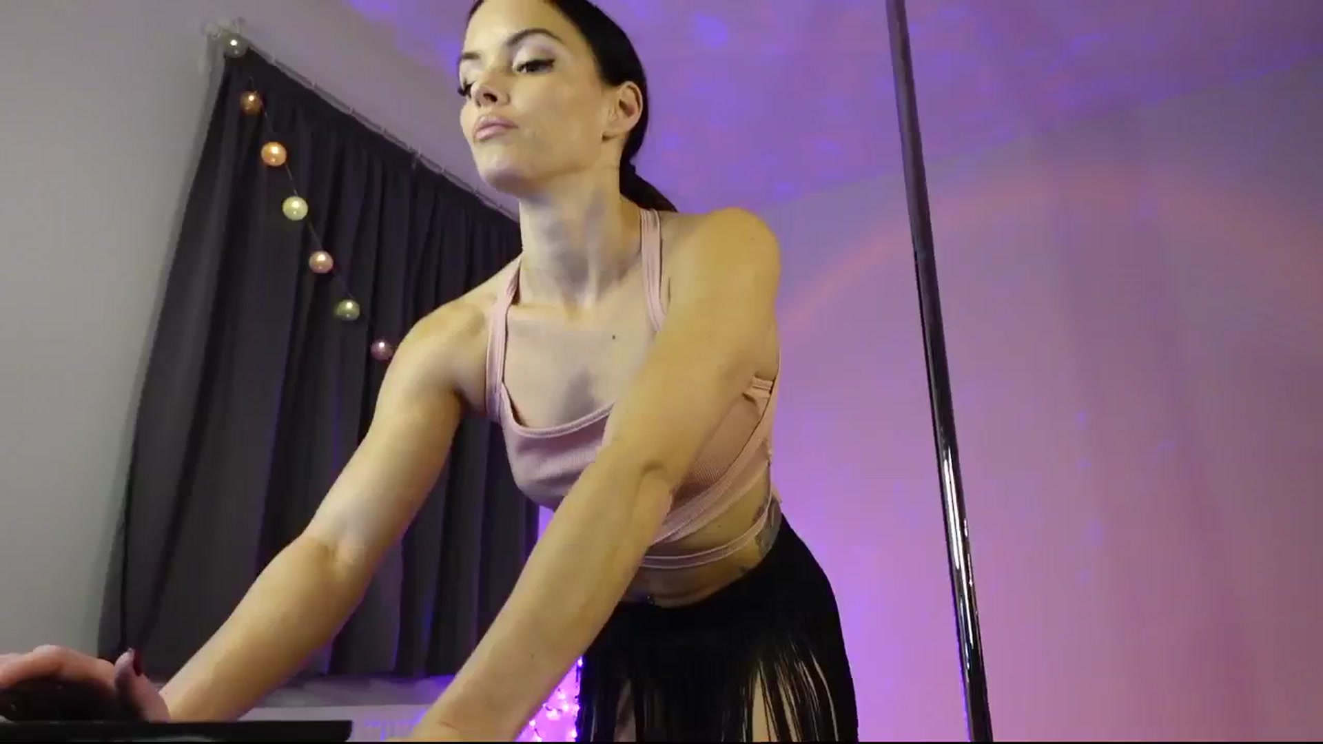 Gallery image thumbnail from Maggiecake's myfreecams stream on, 11/22/2024, 20:33 image 18 of 20