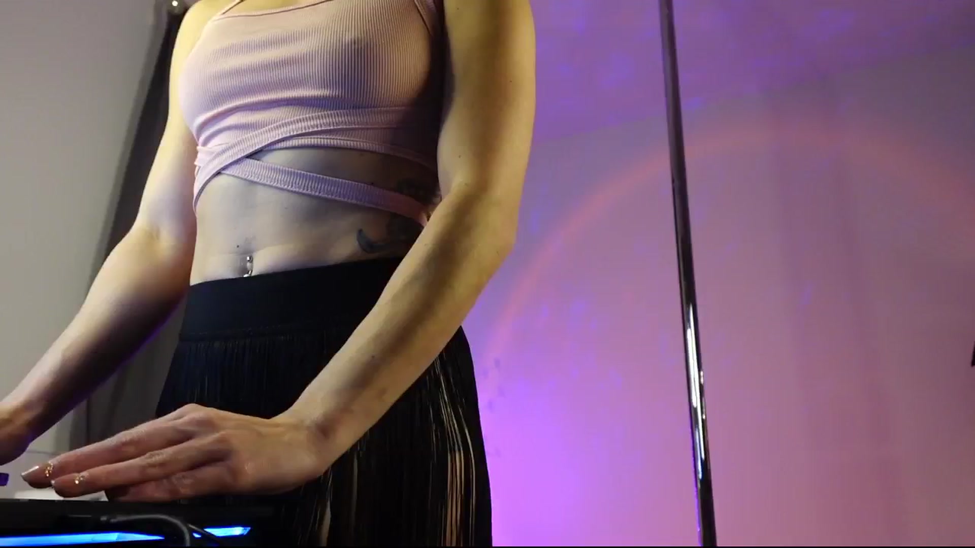 Gallery image thumbnail from Maggiecake's myfreecams stream on, 11/22/2024, 20:33 image 12 of 20