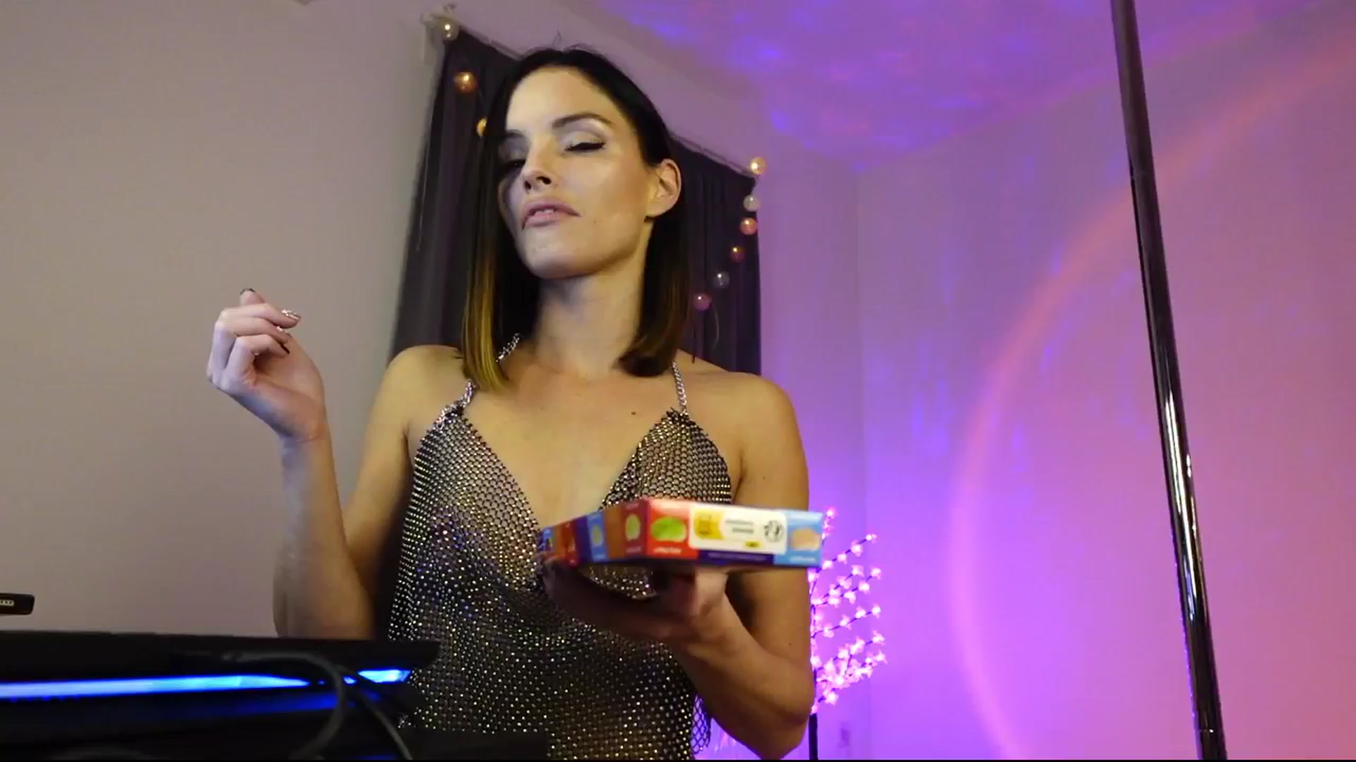 Gallery image thumbnail from Maggiecake's myfreecams stream on, 11/26/2024, 23:38 image 3 of 20