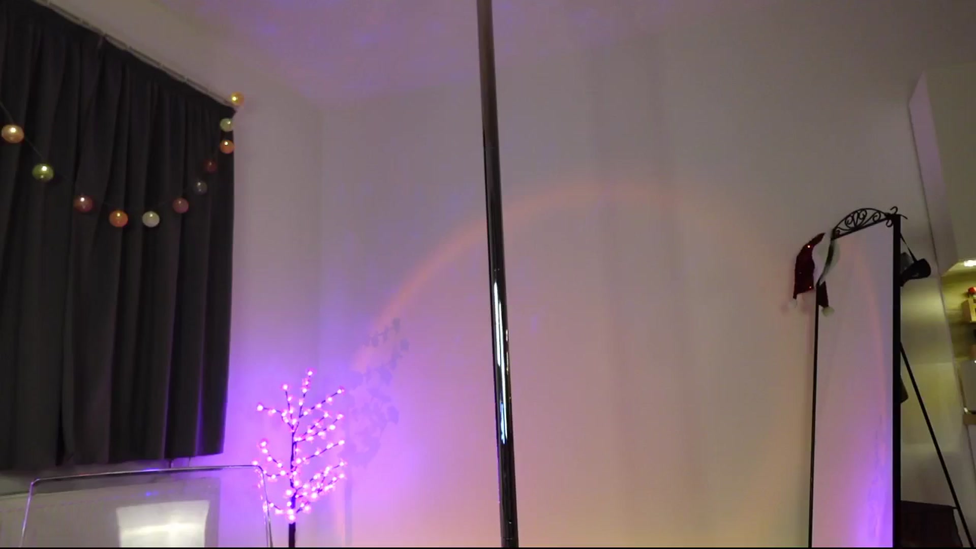 Gallery image thumbnail from Maggiecake's myfreecams stream on, 12/08/2024, 19:02 image 14 of 20