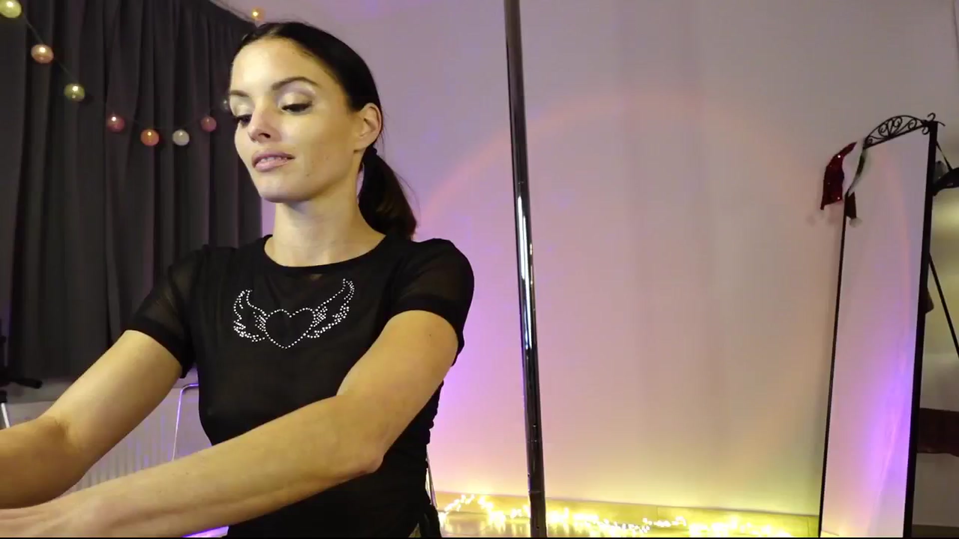 Gallery image thumbnail from Maggiecake's myfreecams stream on, 12/08/2024, 21:06 image 4 of 20