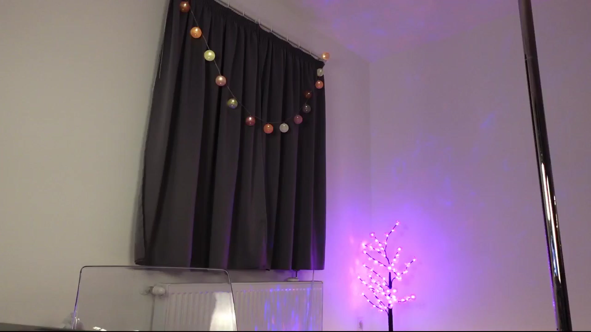 Gallery image thumbnail from Maggiecake's myfreecams stream on, 12/19/2024, 21:43 image 6 of 20