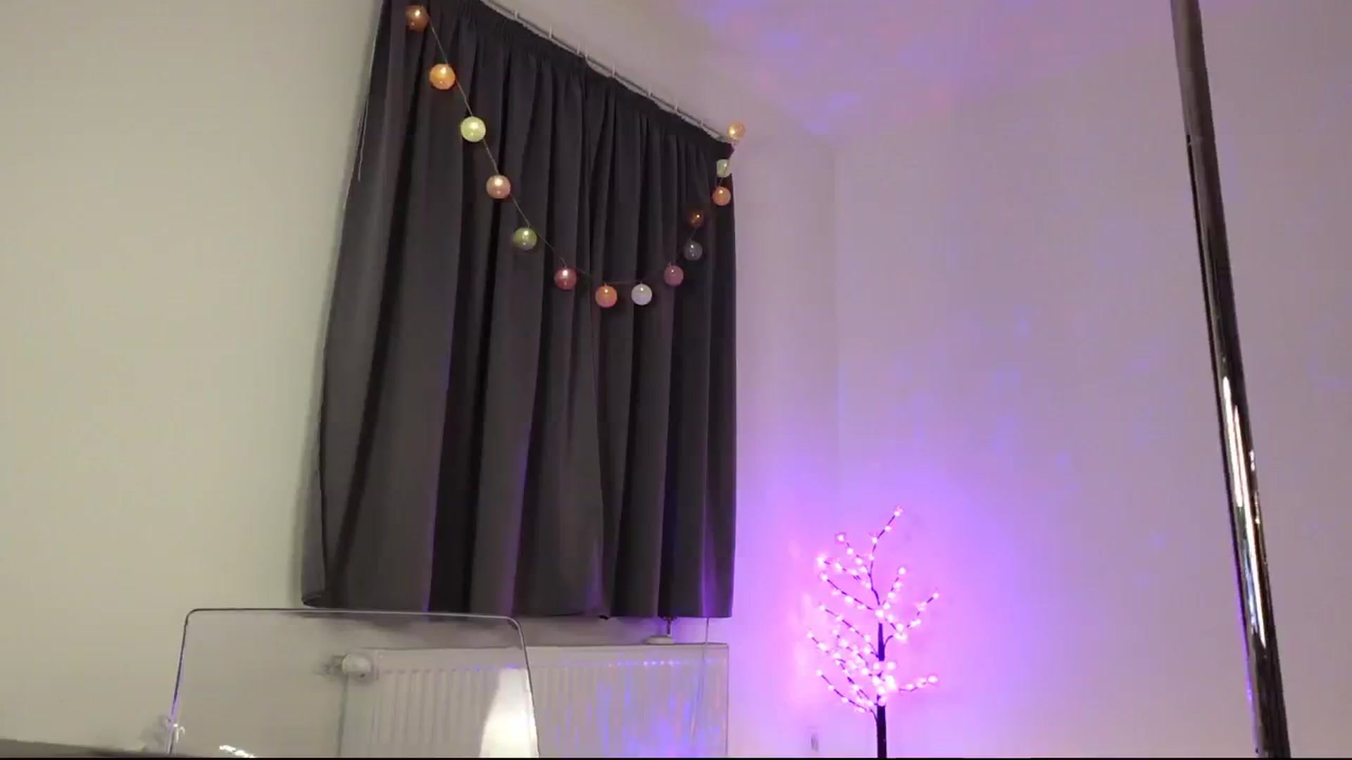 Gallery image thumbnail from Maggiecake's myfreecams stream on, 12/19/2024, 21:43 image 7 of 20