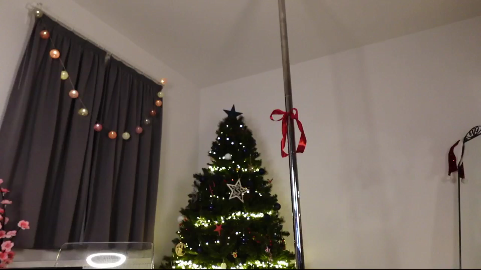 Gallery image thumbnail from Maggiecake's myfreecams stream on, 12/31/2024, 22:18 image 11 of 20
