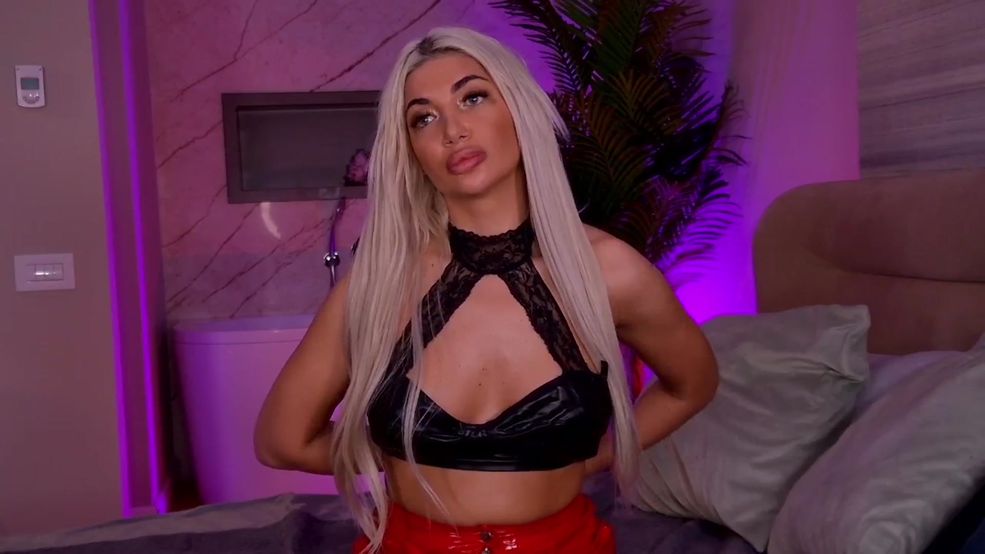 Gallery image thumbnail from MagicHellen's myfreecams stream on, 07/18/2025, 17:16 image 3 of 20