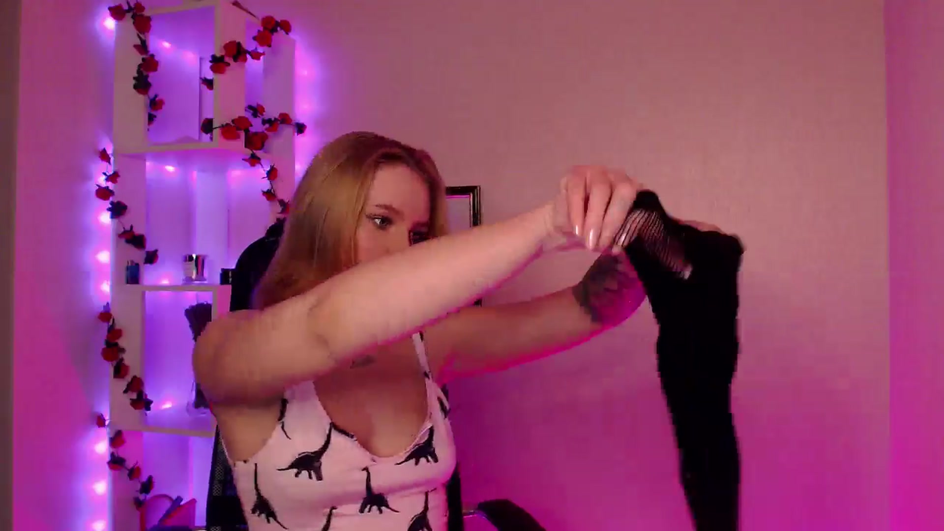 Gallery image thumbnail from MagicLilli_'s myfreecams stream on, 04/28/2024, 10:26 image 15 of 20