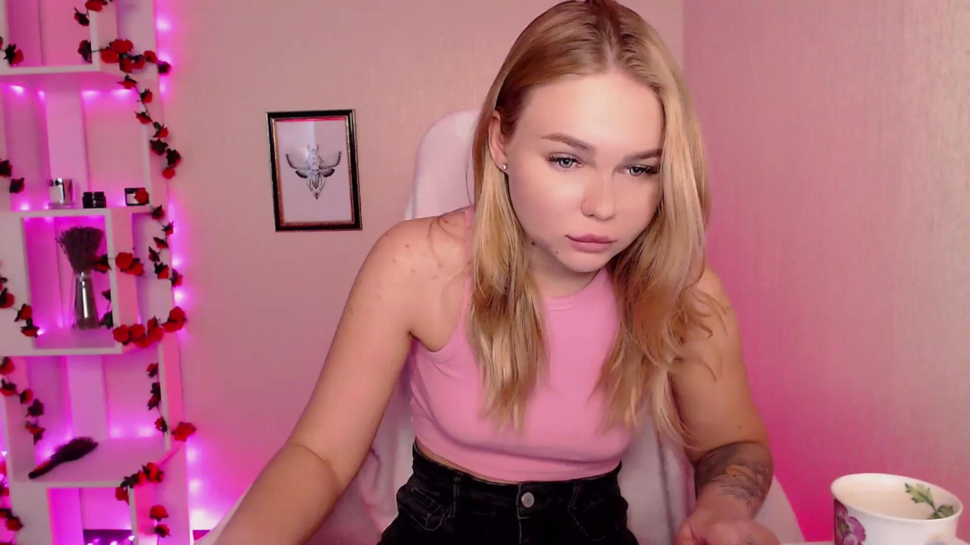 Gallery image thumbnail from MagicLilli_'s myfreecams stream on, 06/05/2024, 05:10 image 11 of 20