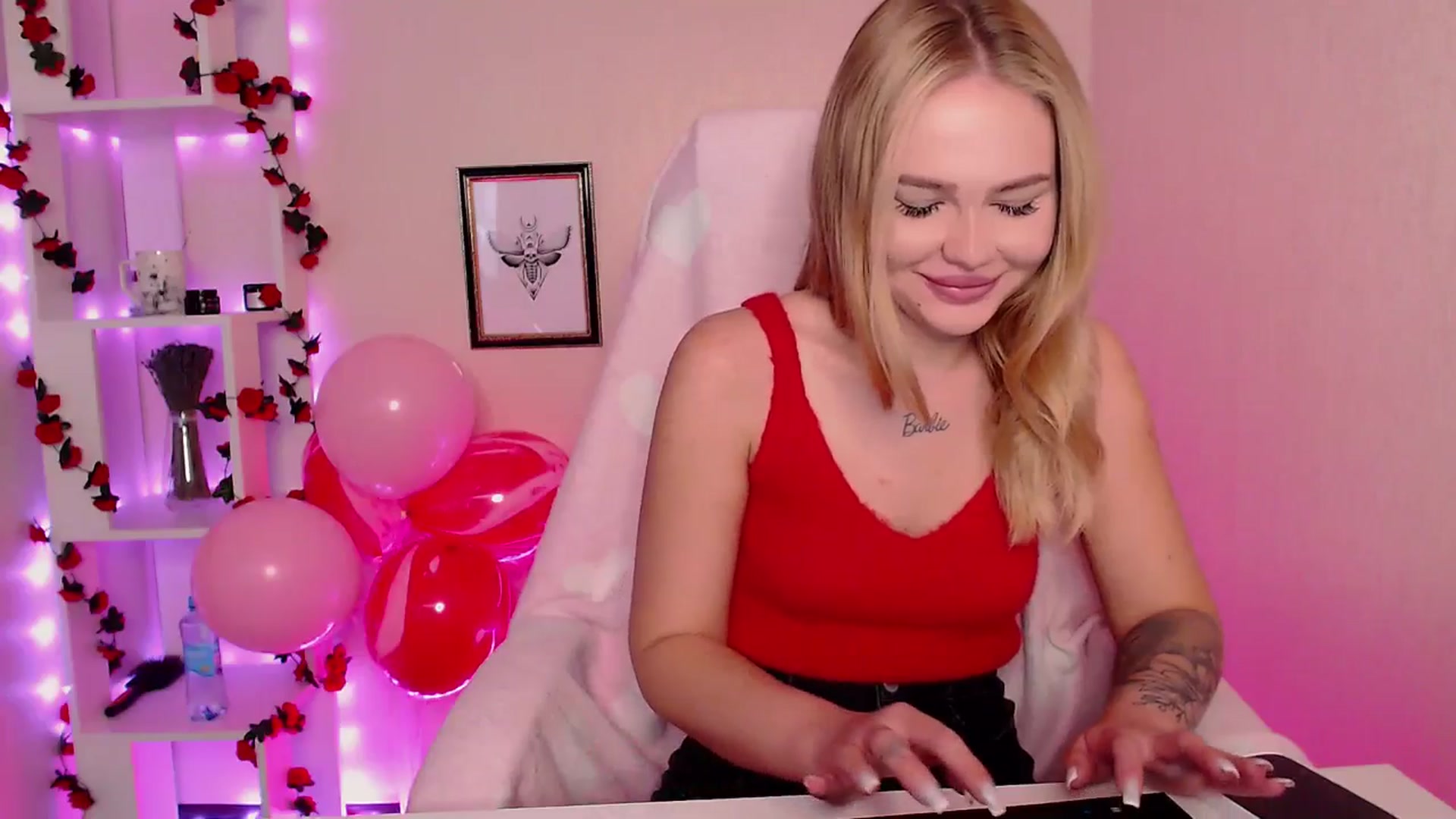 Gallery image thumbnail from MagicLilli_'s myfreecams stream on, 06/10/2024, 03:56 image 16 of 20