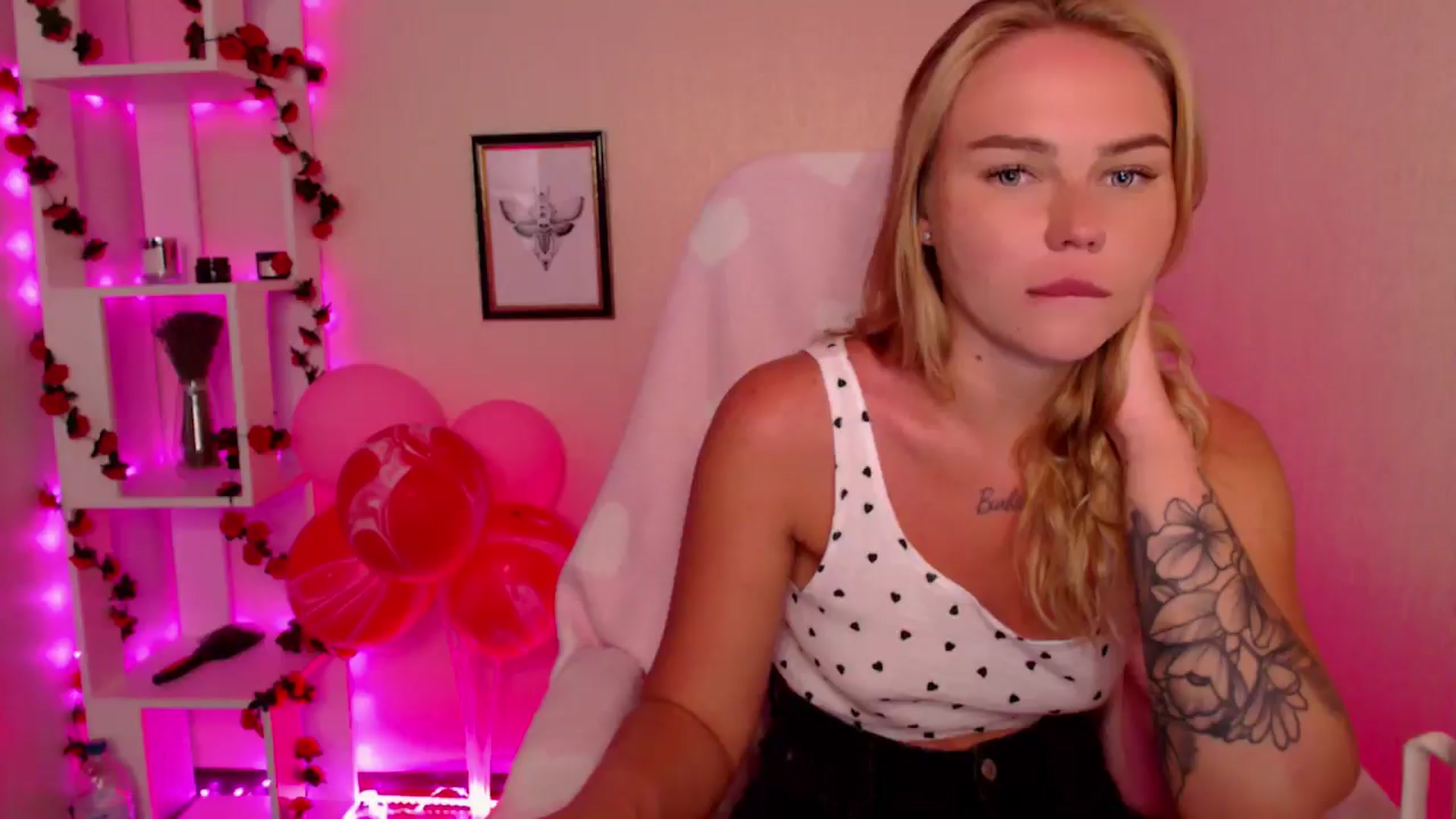Gallery image thumbnail from MagicLilli_'s myfreecams stream on, 06/17/2024, 04:10 image 1 of 20
