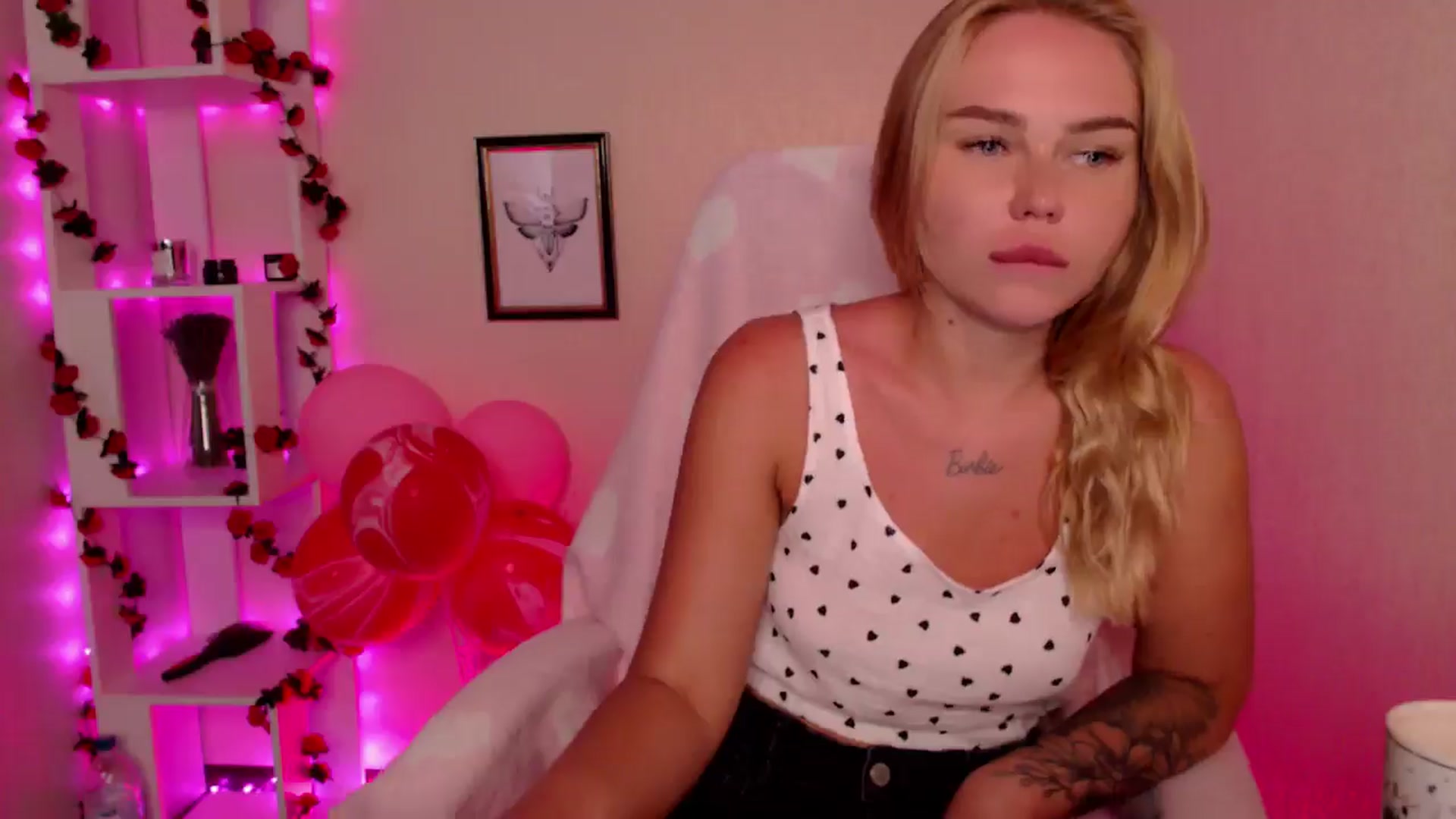 Gallery image thumbnail from MagicLilli_'s myfreecams stream on, 06/17/2024, 04:10 image 5 of 20