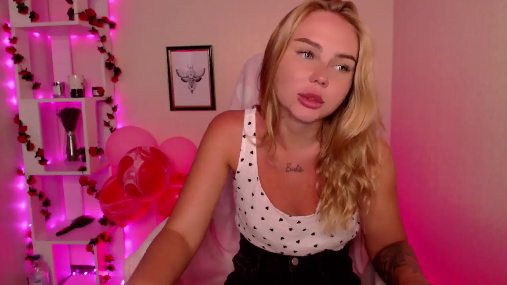 Gallery image thumbnail from MagicLilli_'s myfreecams stream on, 06/17/2024, 05:54 image 12 of 20