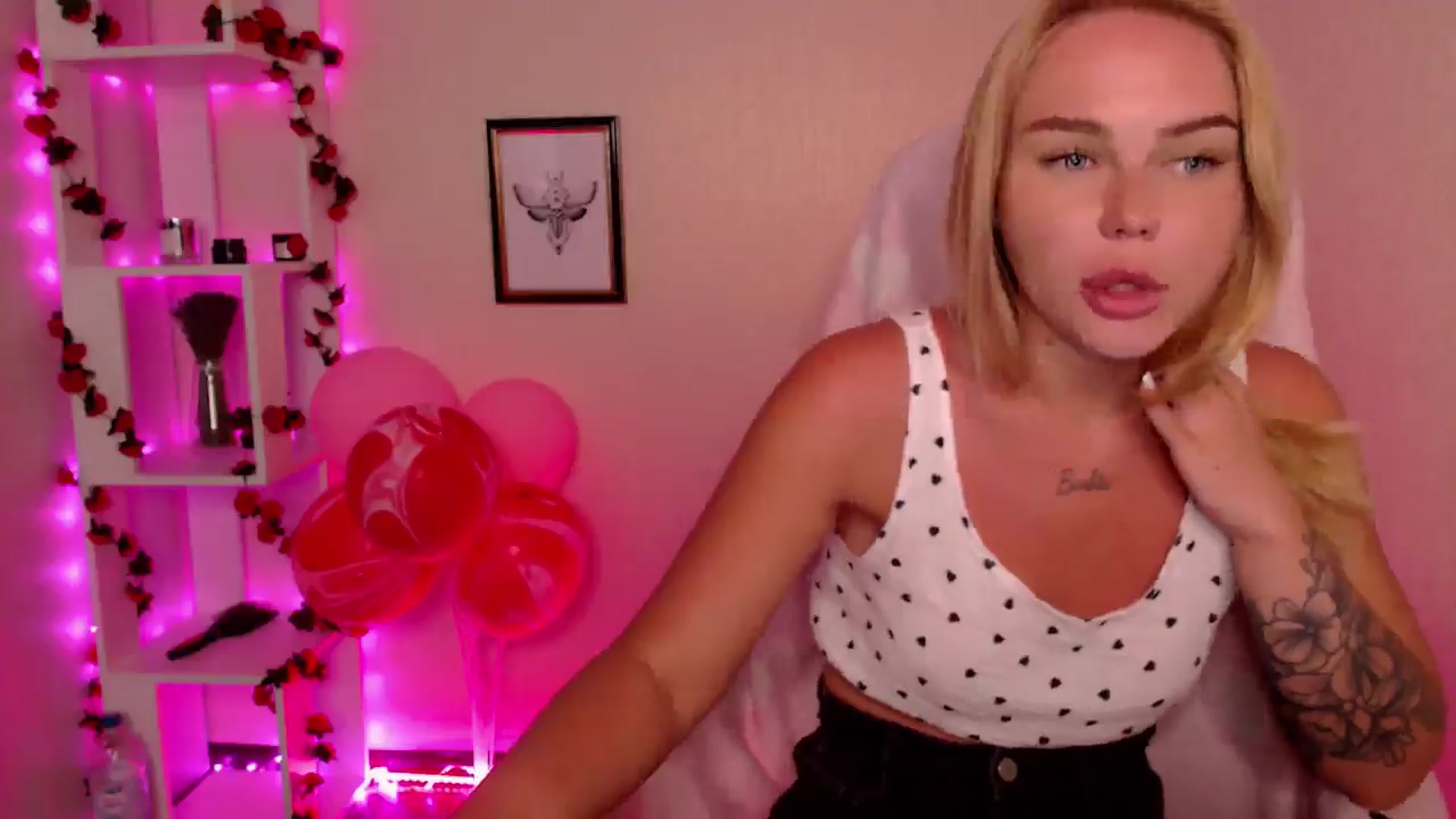Gallery image thumbnail from MagicLilli_'s myfreecams stream on, 06/17/2024, 05:54 image 20 of 20