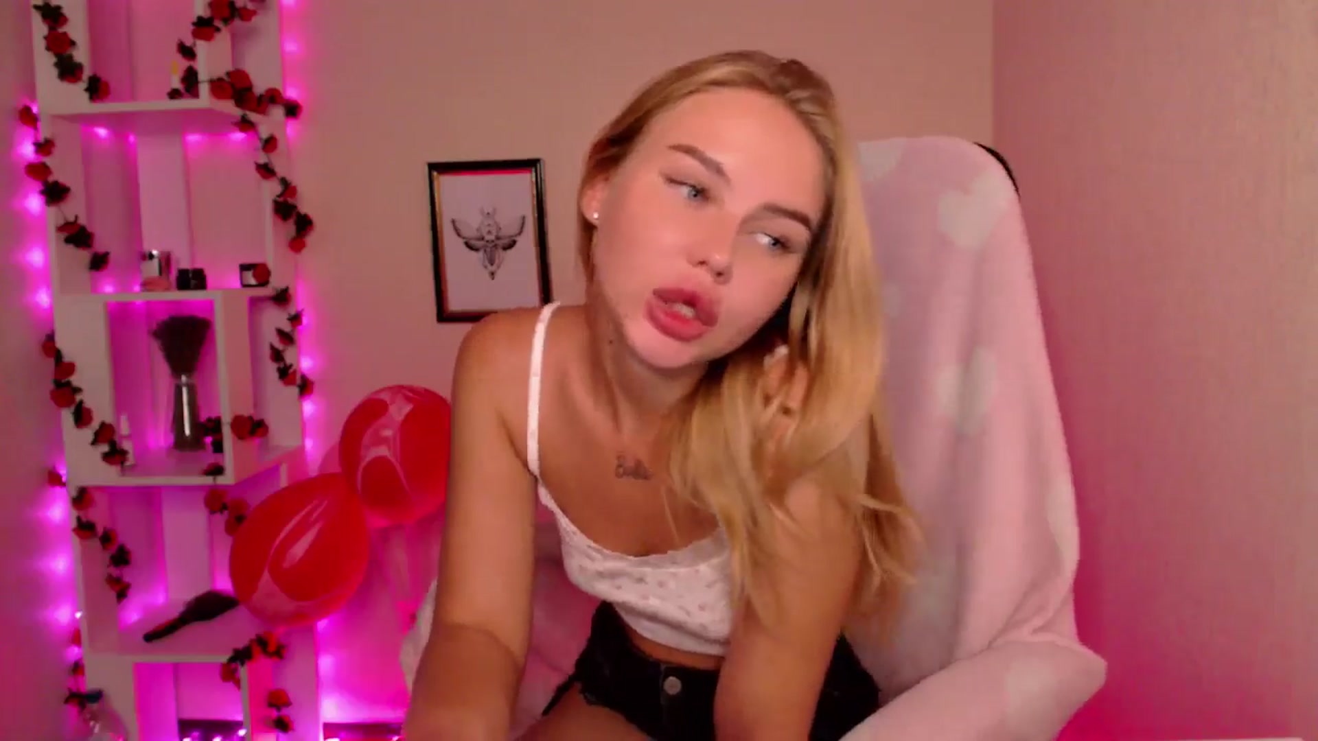 Gallery image thumbnail from MagicLilli_'s myfreecams stream on, 06/21/2024, 06:05 image 12 of 20