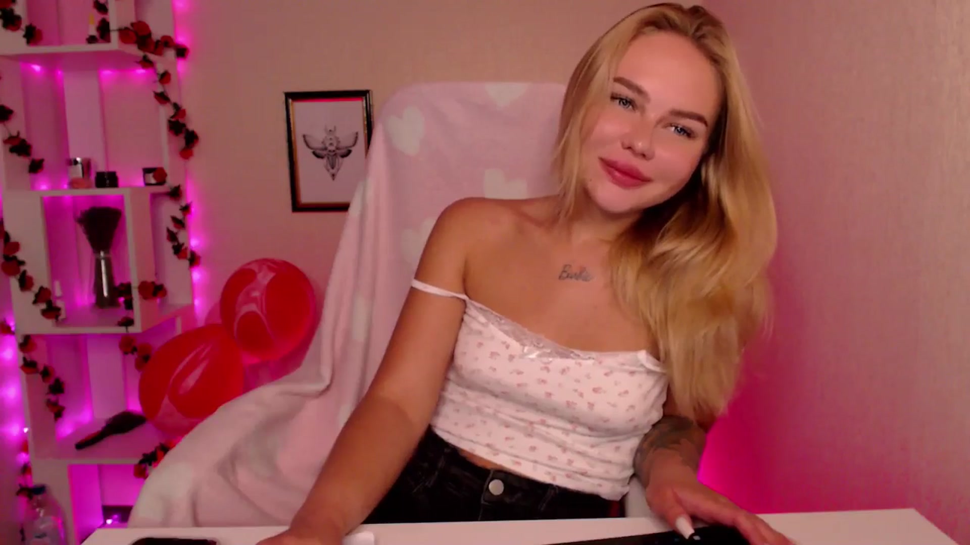 Gallery image thumbnail from MagicLilli_'s myfreecams stream on, 06/21/2024, 06:05 image 7 of 20