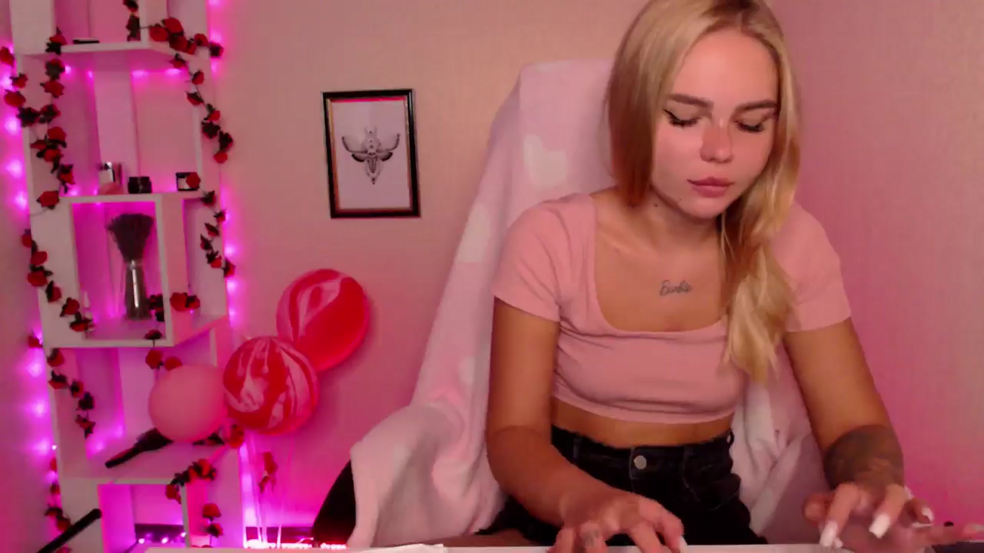 Gallery image thumbnail from MagicLilli_'s myfreecams stream on, 06/28/2024, 02:15 image 4 of 20