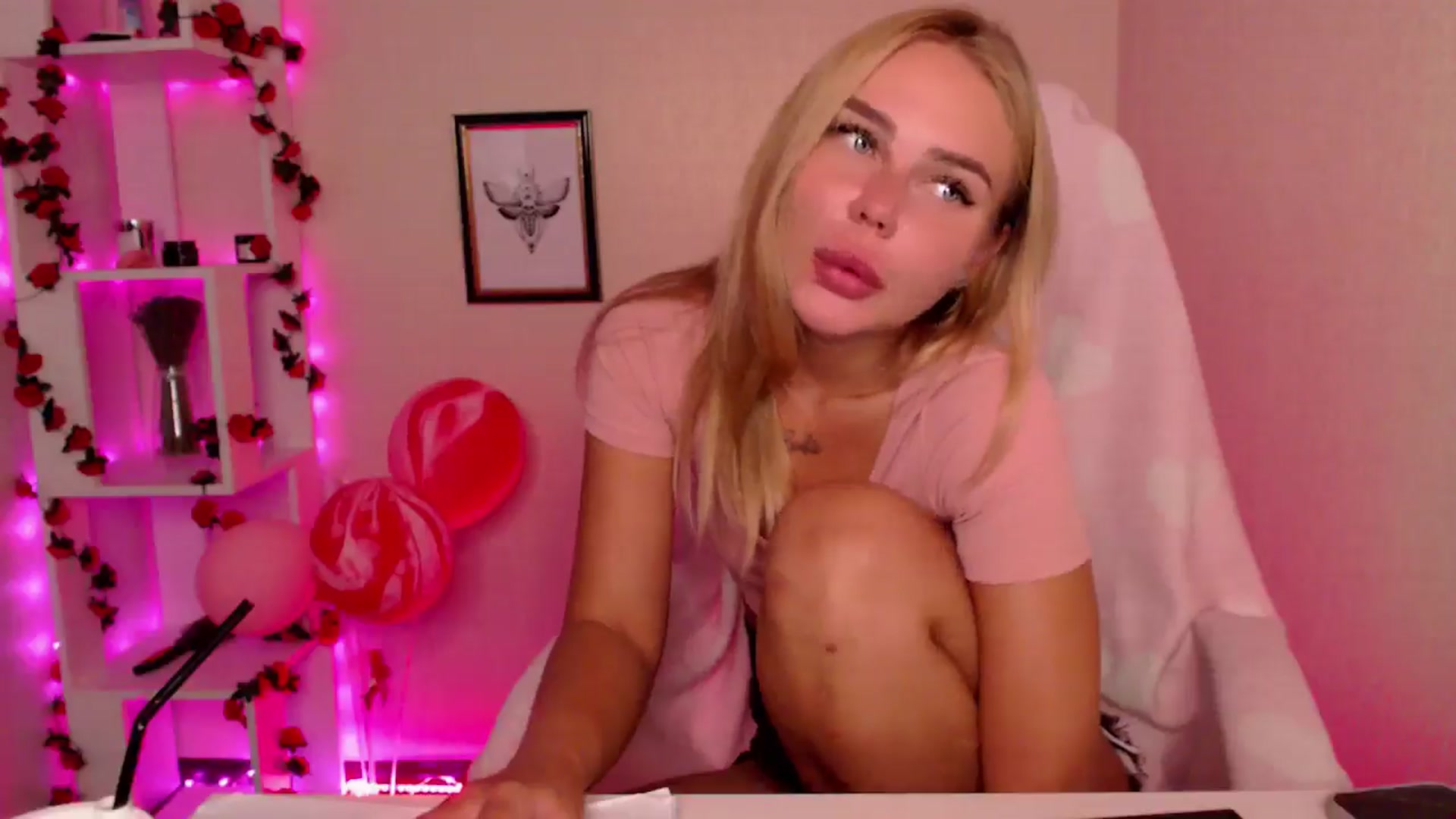 Gallery image thumbnail from MagicLilli_'s myfreecams stream on, 06/28/2024, 03:05 image 3 of 20