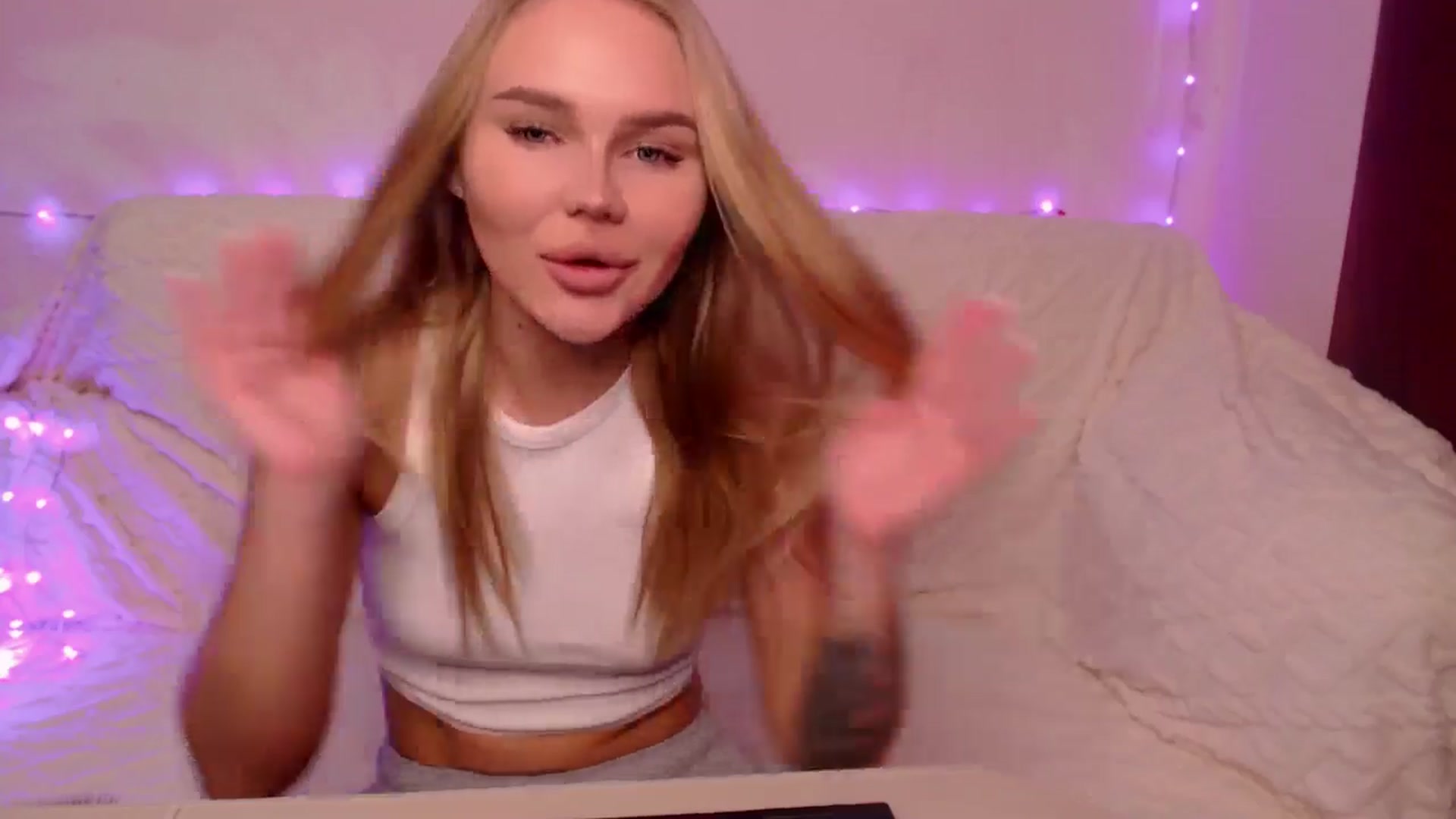 Gallery image thumbnail from MagicLilli_'s myfreecams stream on, 09/12/2024, 09:25 image 3 of 20