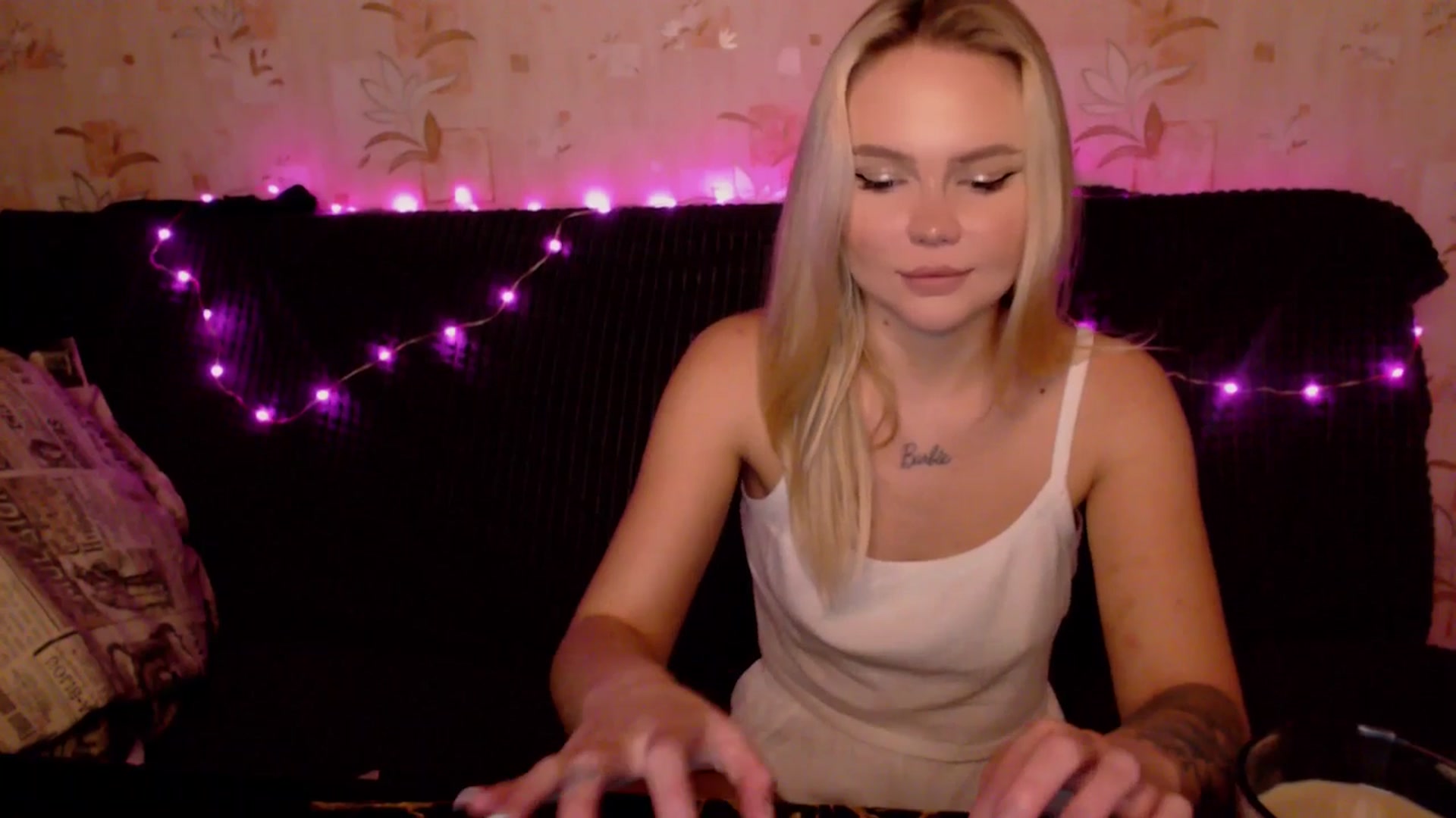 Gallery image thumbnail from MagicLilli_'s myfreecams stream on, 11/28/2024, 13:16 image 15 of 20