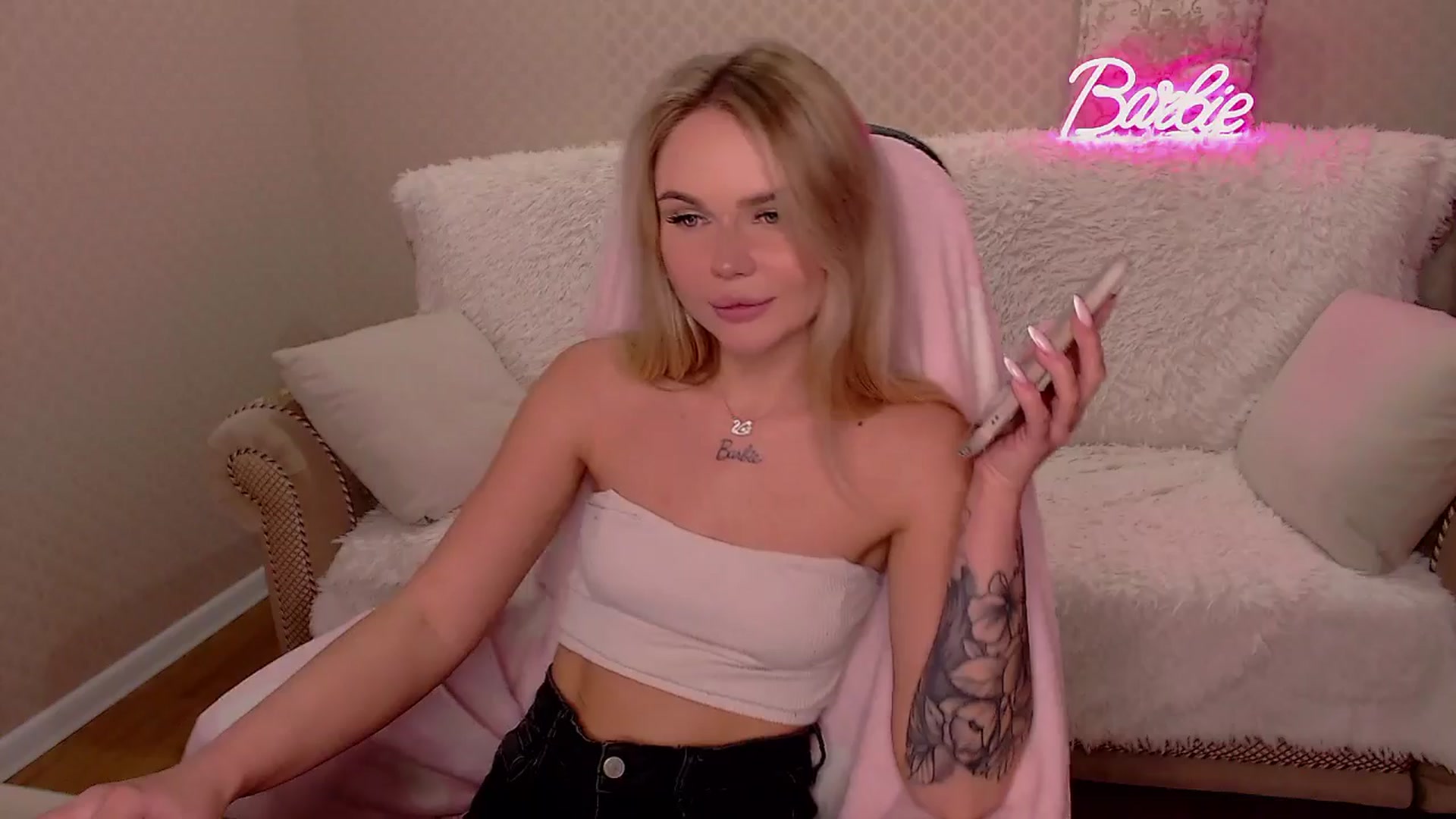 Gallery image thumbnail from MagicLilli_'s myfreecams stream on, 10/28/2025, 08:49 image 6 of 20