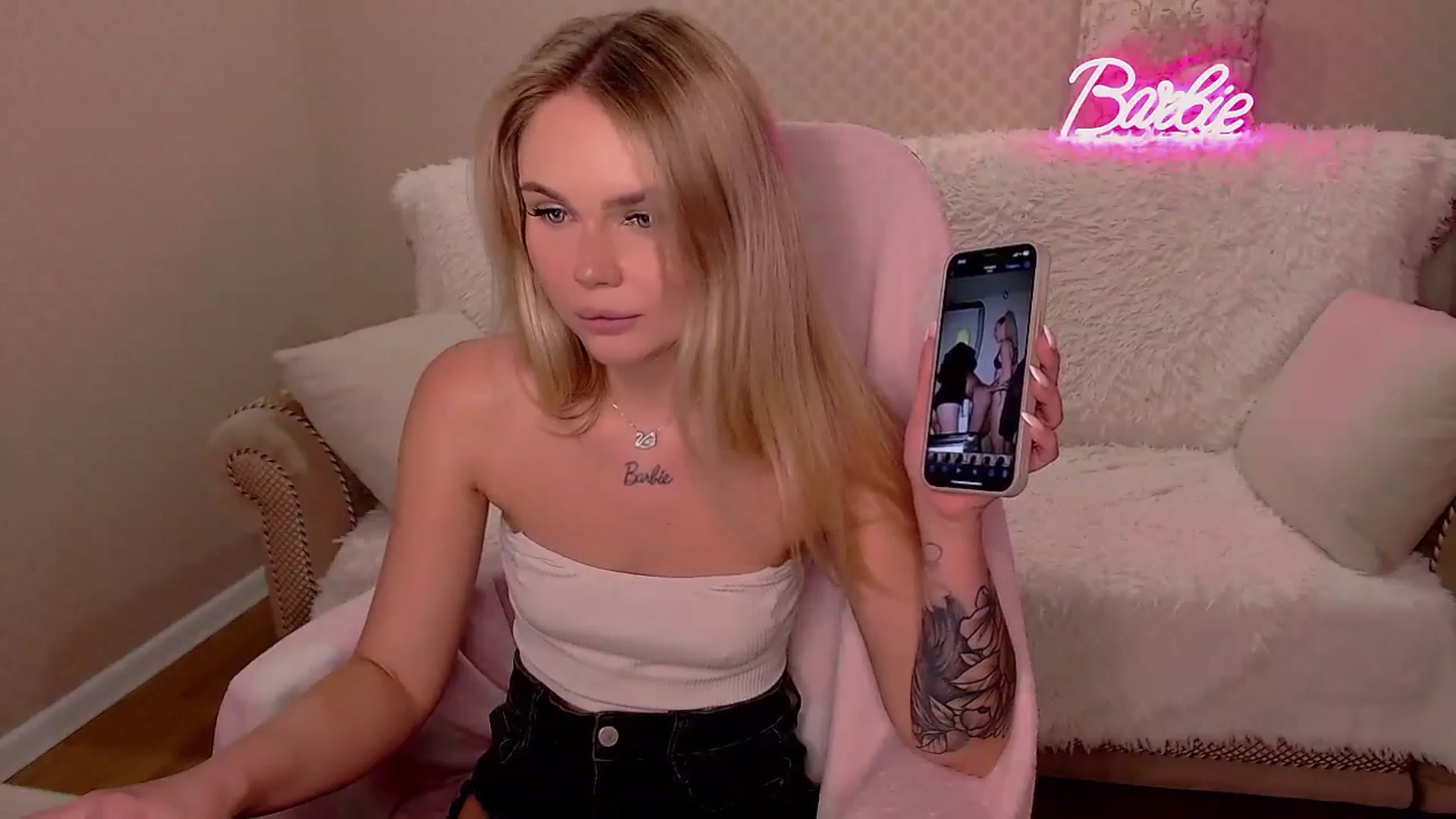 Gallery image thumbnail from MagicLilli_'s myfreecams stream on, 10/28/2025, 08:49 image 12 of 20