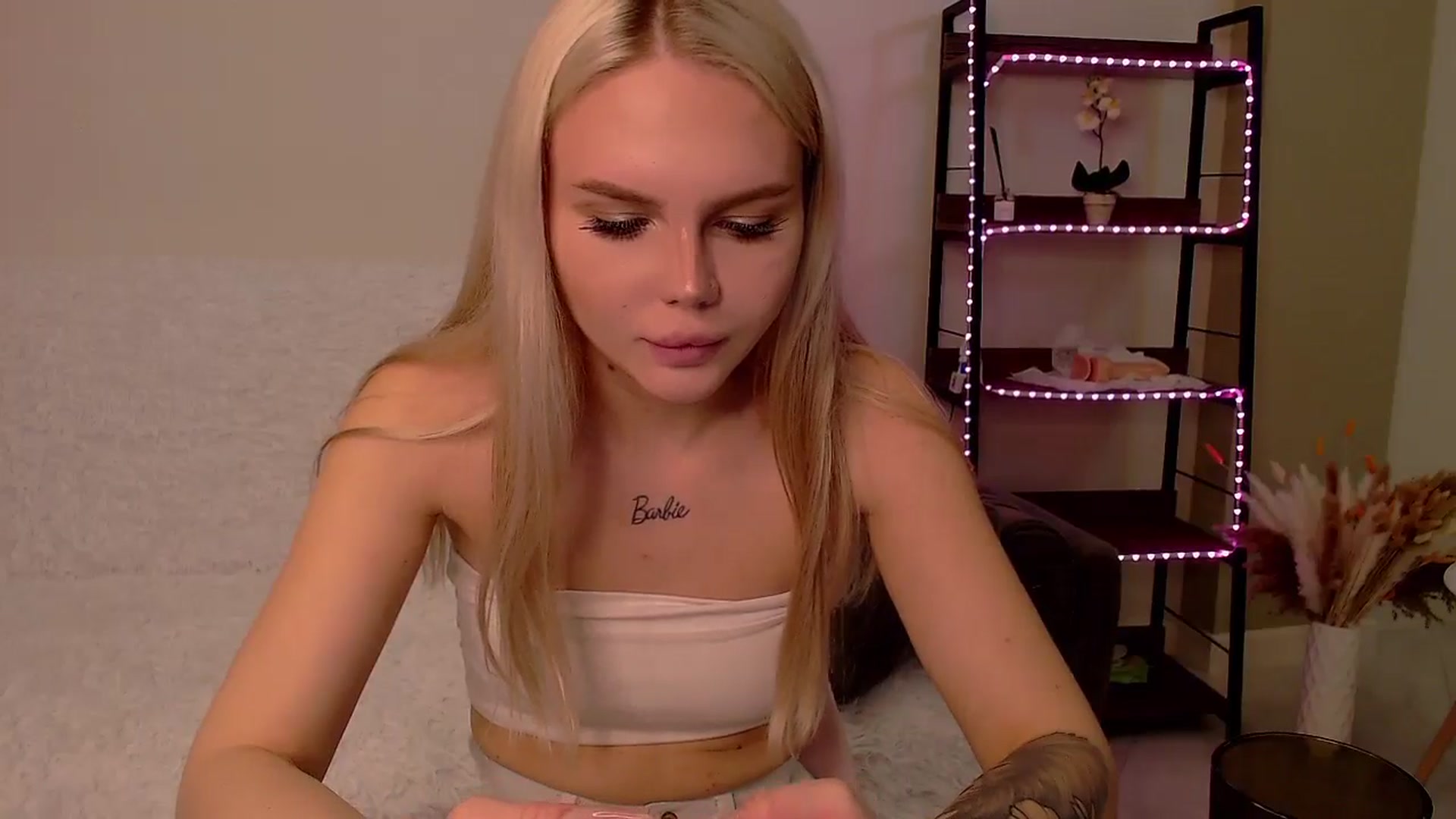 Gallery image thumbnail from MagicLilli_'s myfreecams stream on, 04/14/2026, 08:01 image 16 of 20