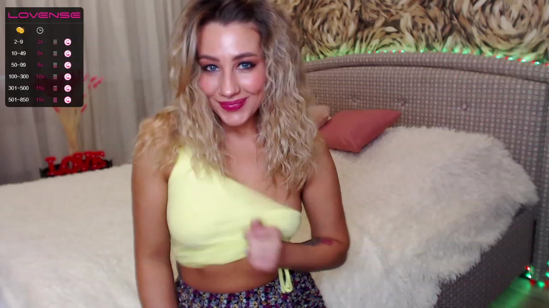 Gallery image thumbnail from Magic_Eyes_'s myfreecams stream on, 11/18/2022, 07:00 image 14 of 20