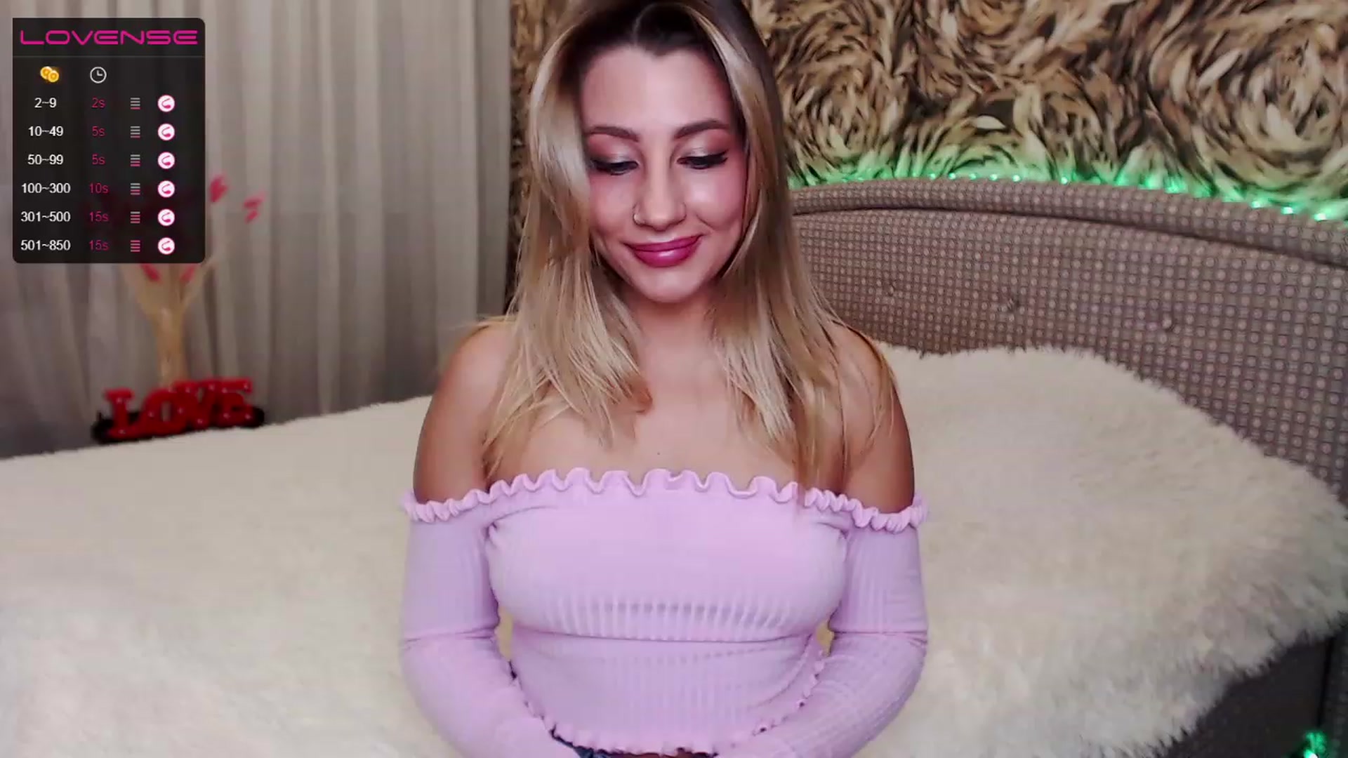 Gallery image thumbnail from Magic_Eyes_'s myfreecams stream on, 11/25/2022, 03:53 image 2 of 20