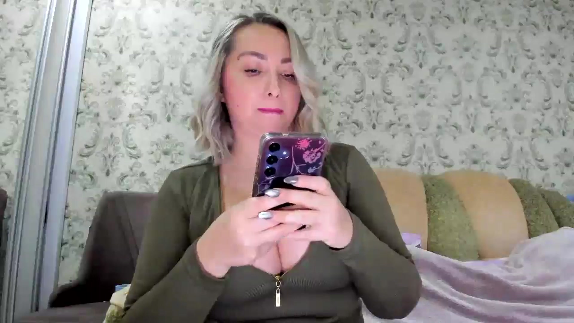 Gallery image thumbnail from Magic_Tits's myfreecams stream on, 03/23/2025, 16:03 image 13 of 20