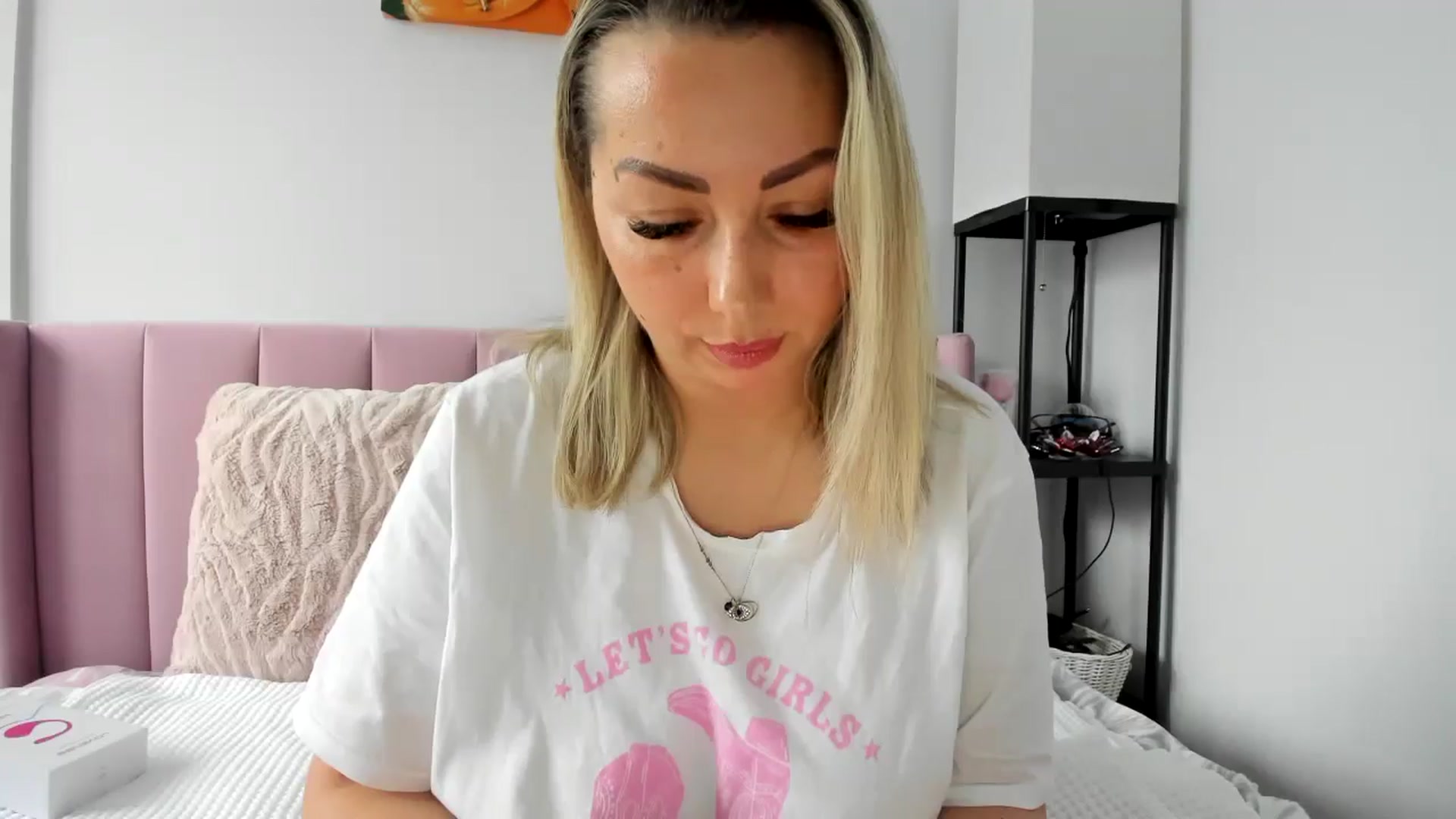 Gallery image thumbnail from Magic_Tits's myfreecams stream on, 03/16/2026, 12:58 image 13 of 20