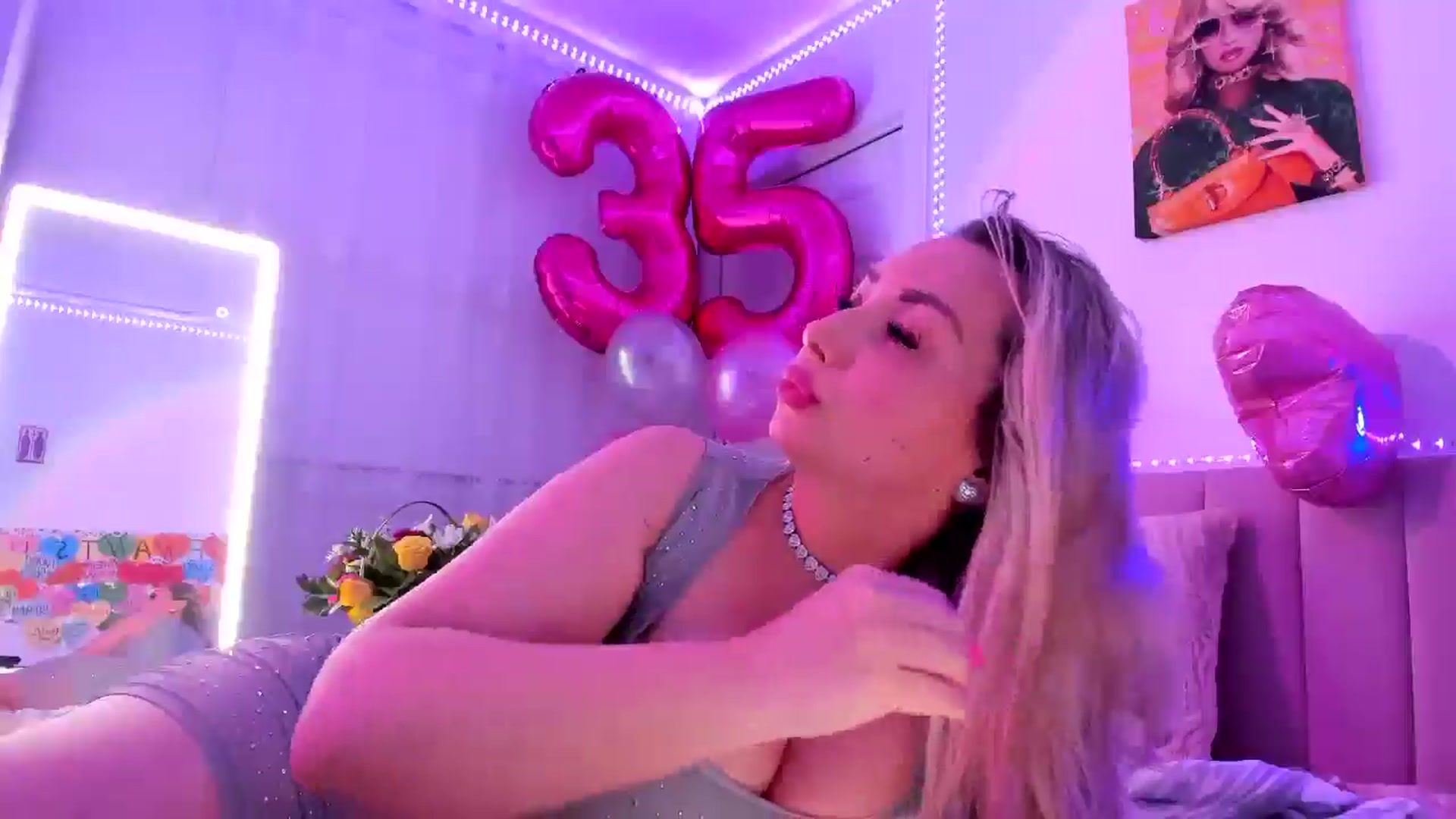 Gallery image thumbnail from Magic_Tits's myfreecams stream on, 04/21/2026, 01:49 image 18 of 20