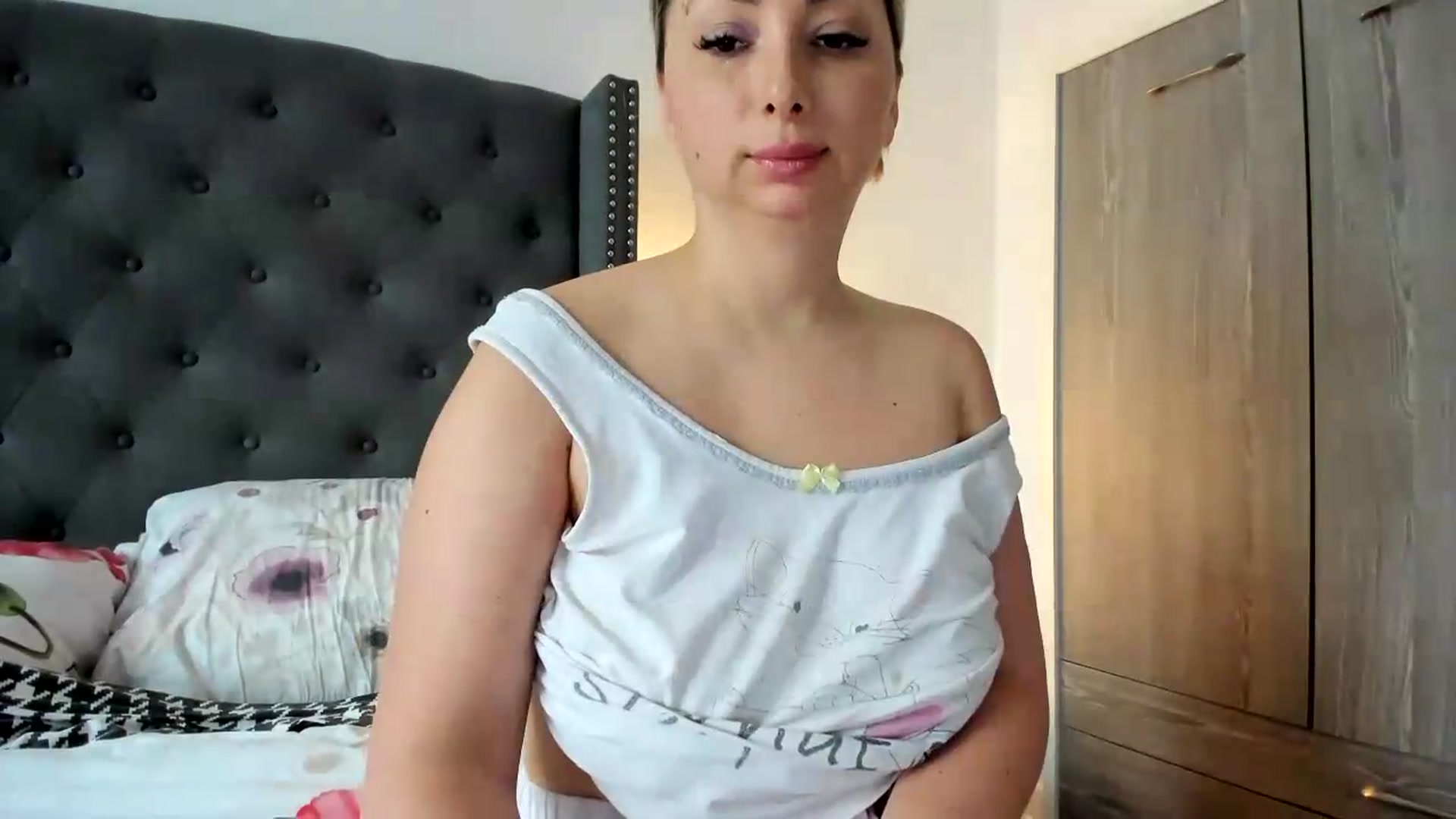 Gallery image thumbnail from Magic_Tits's myfreecams stream on, 07/01/2026, 18:23 image 5 of 20