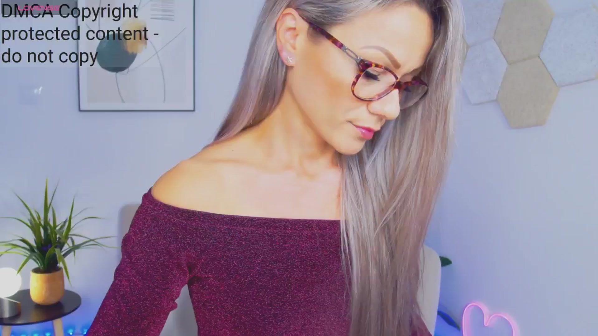 Gallery image thumbnail from Magic__Candy's myfreecams stream on, 10/19/2024, 23:53 image 17 of 20