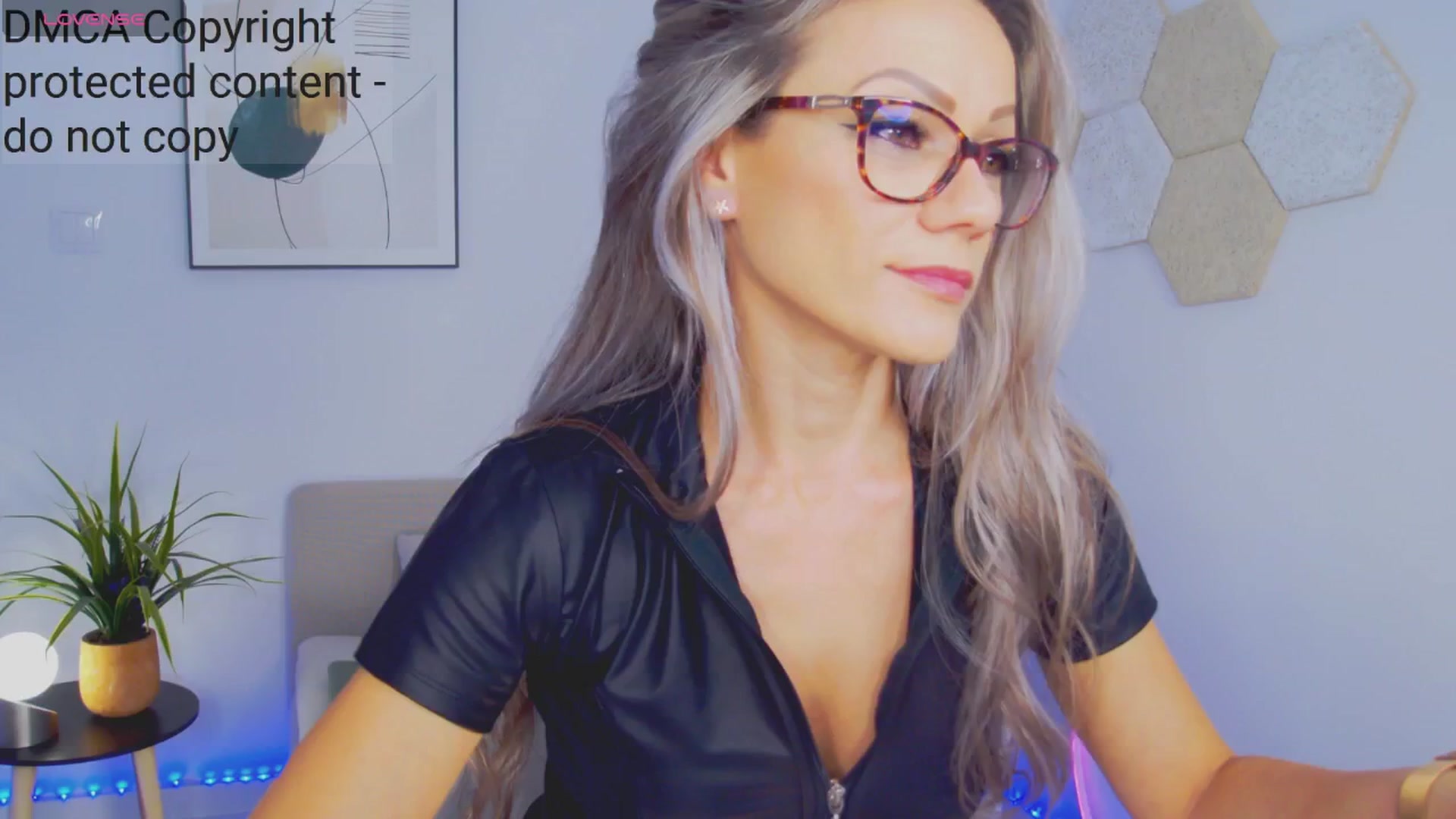 Gallery image thumbnail from Magic__Candy's myfreecams stream on, 10/21/2024, 02:00 image 7 of 20