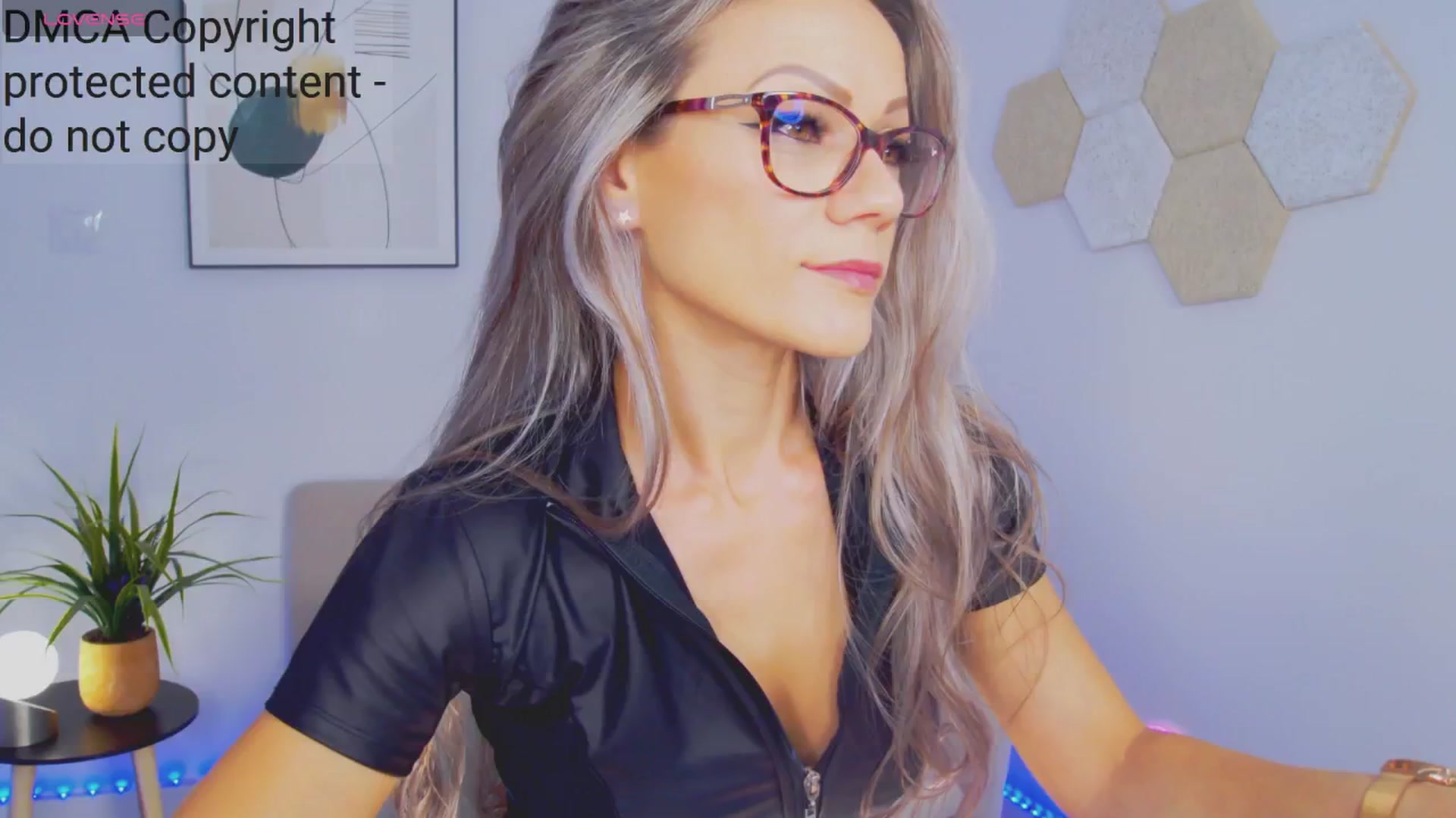 Gallery image thumbnail from Magic__Candy's myfreecams stream on, 10/21/2024, 02:00 image 13 of 20