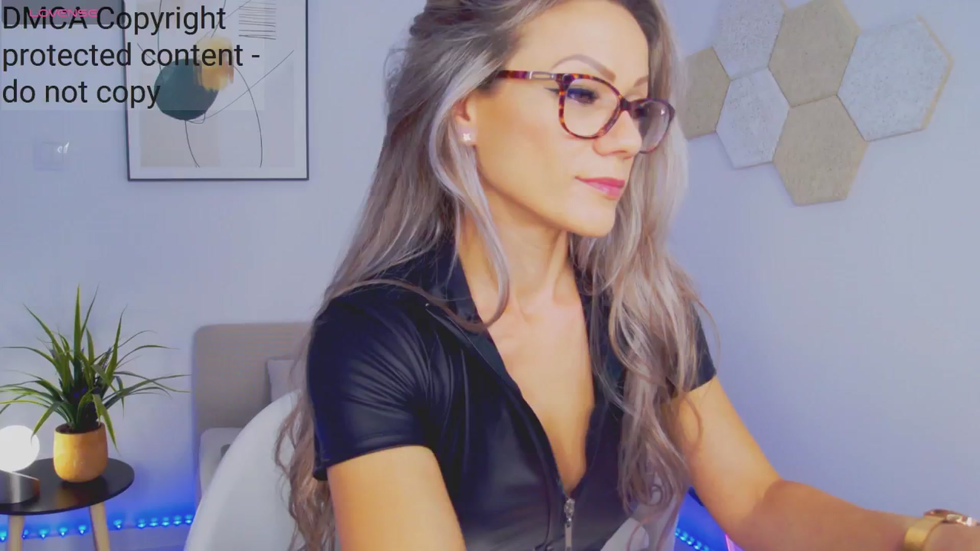 Gallery image thumbnail from Magic__Candy's myfreecams stream on, 10/21/2024, 02:00 image 6 of 20